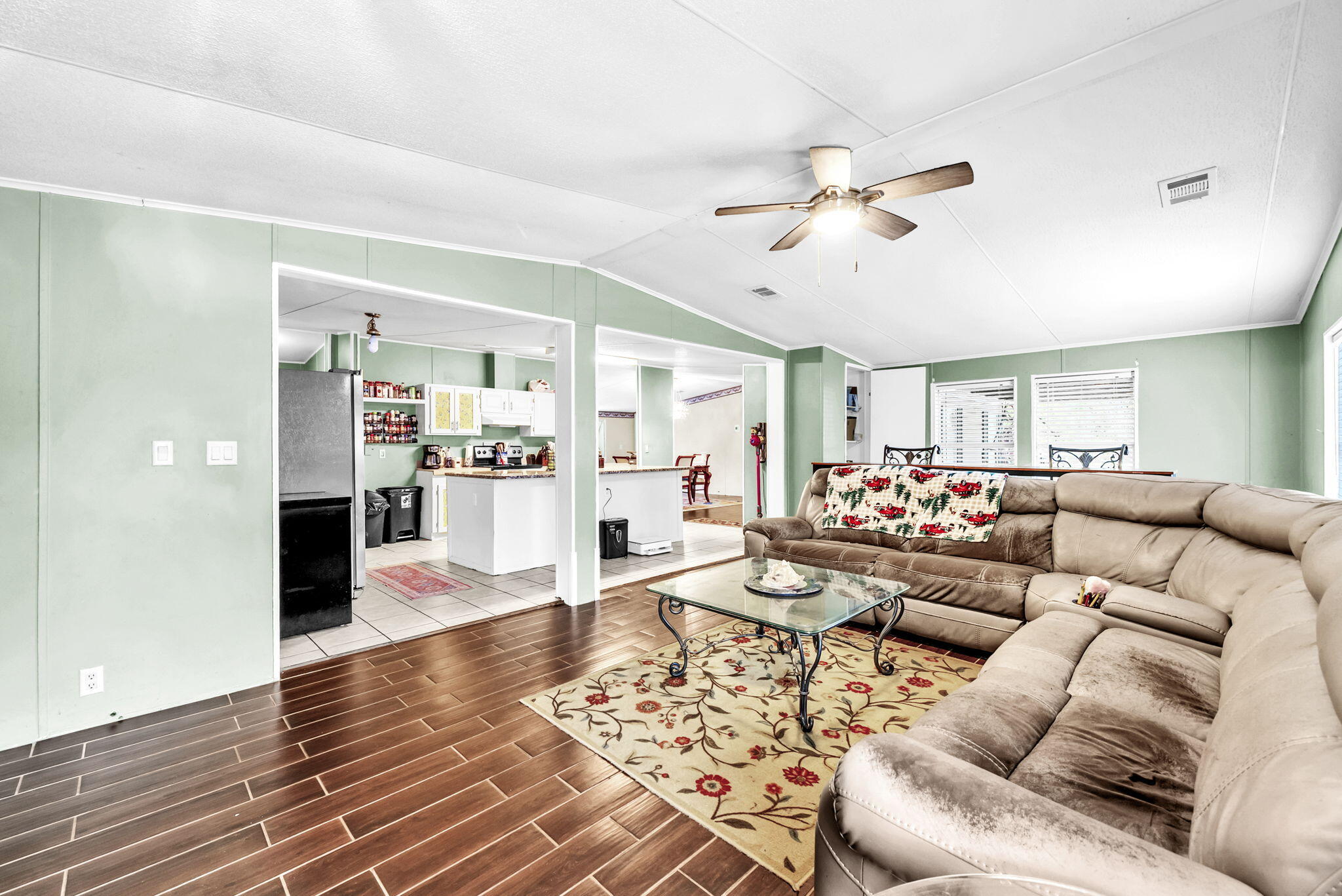 (LOT 6 BLK D MALLET PINES S/D UNREC) DESC AS: COM @ THE NW/C OF SEC 35; E 369.36FT ALONG SEC LINE, - Residential