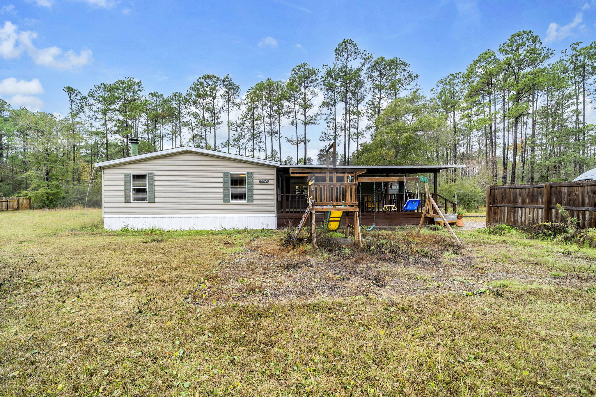 (LOT 6 BLK D MALLET PINES S/D UNREC) DESC AS: COM @ THE NW/C OF SEC 35; E 369.36FT ALONG SEC LINE, - Residential