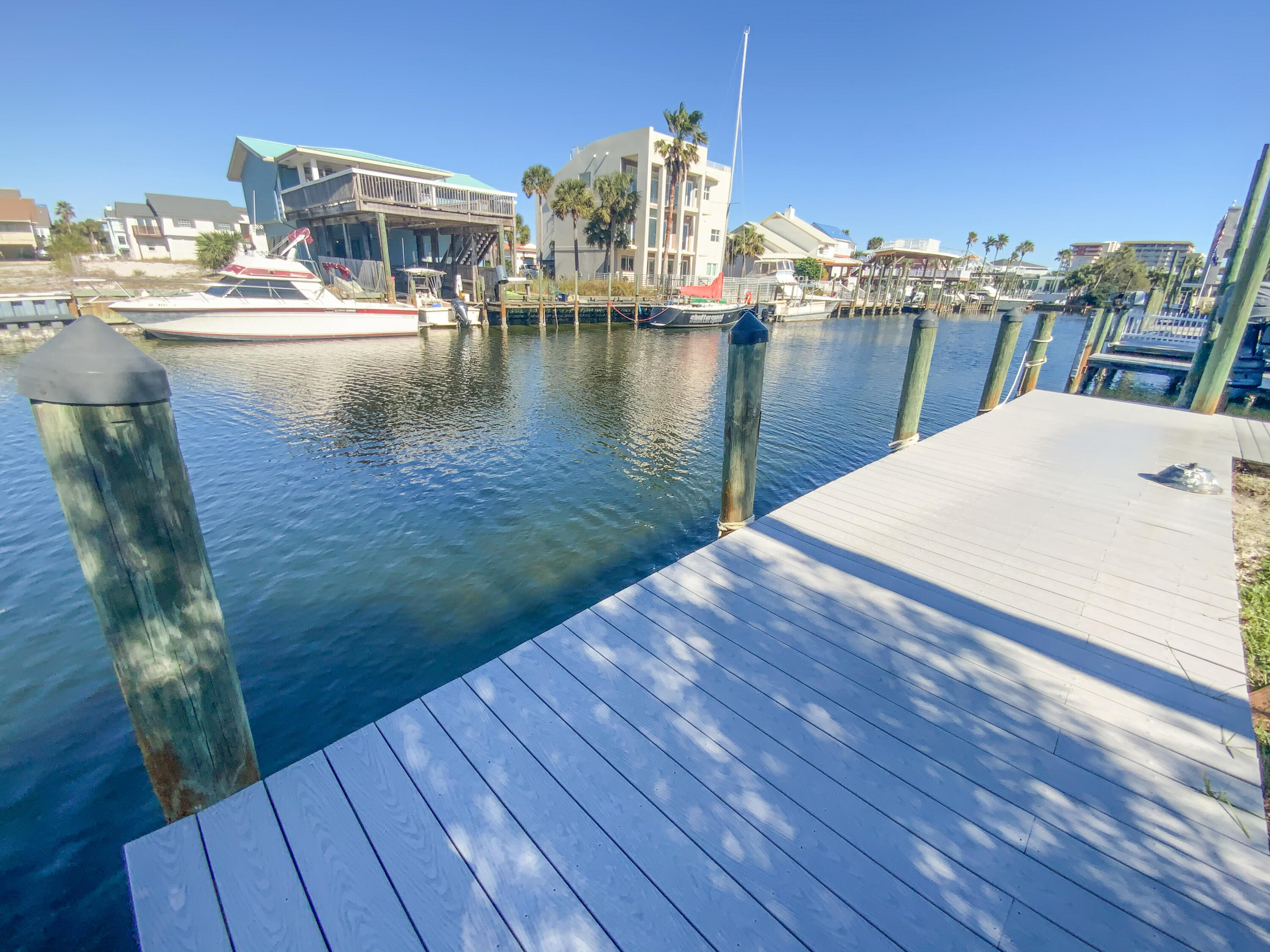 HOLIDAY ISLE - Residential Lease