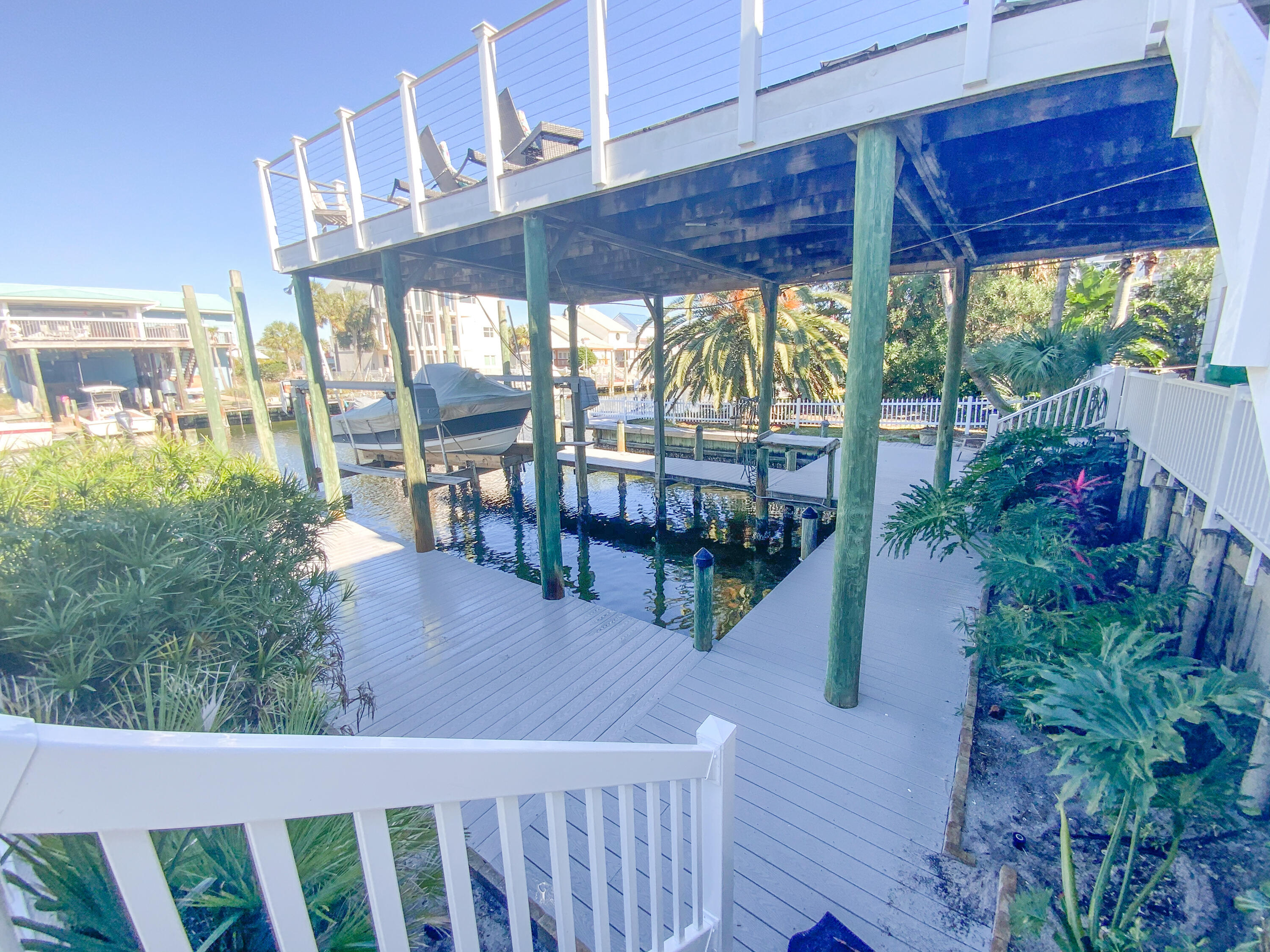HOLIDAY ISLE - Residential Lease
