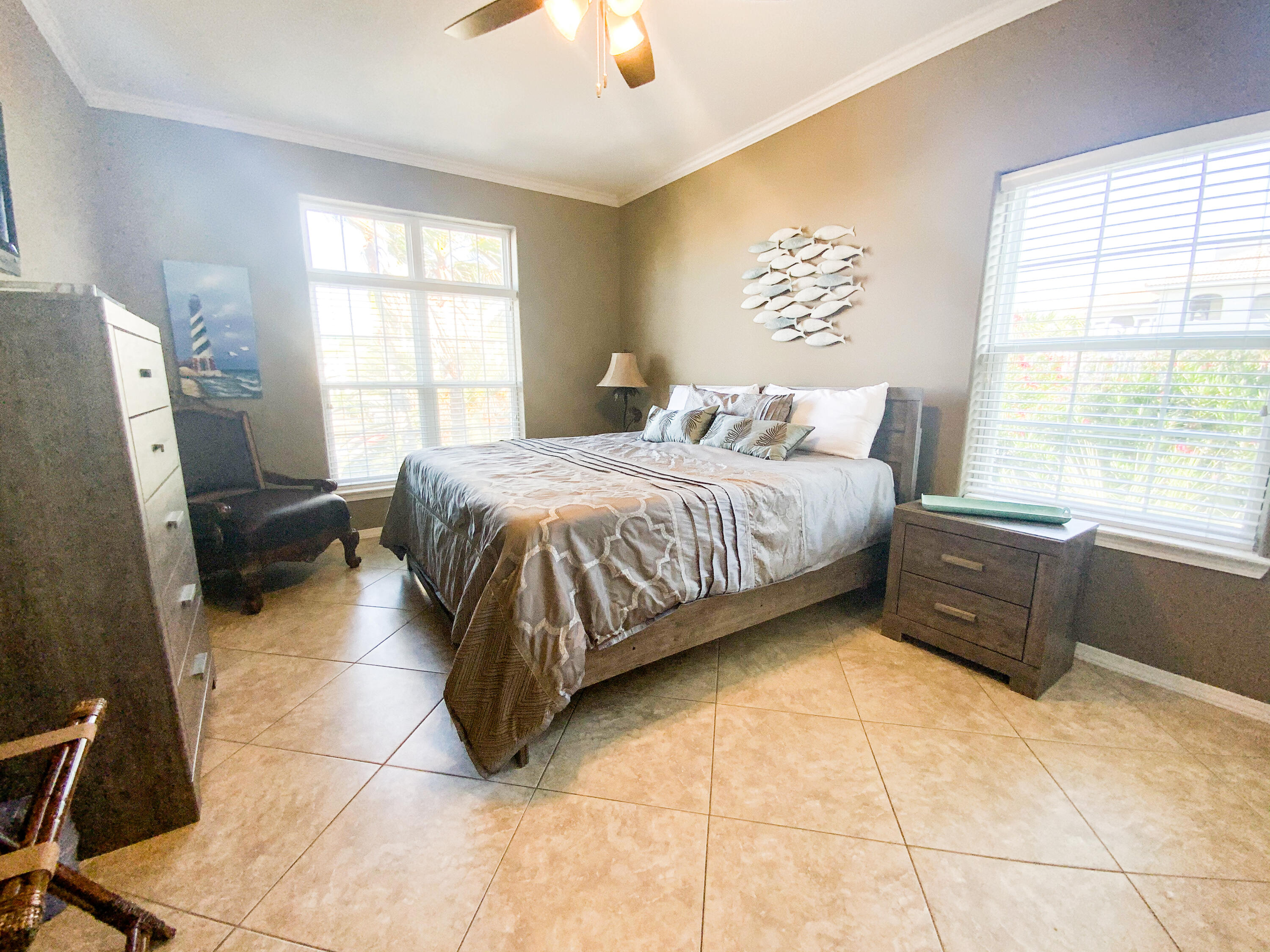 HOLIDAY ISLE - Residential Lease
