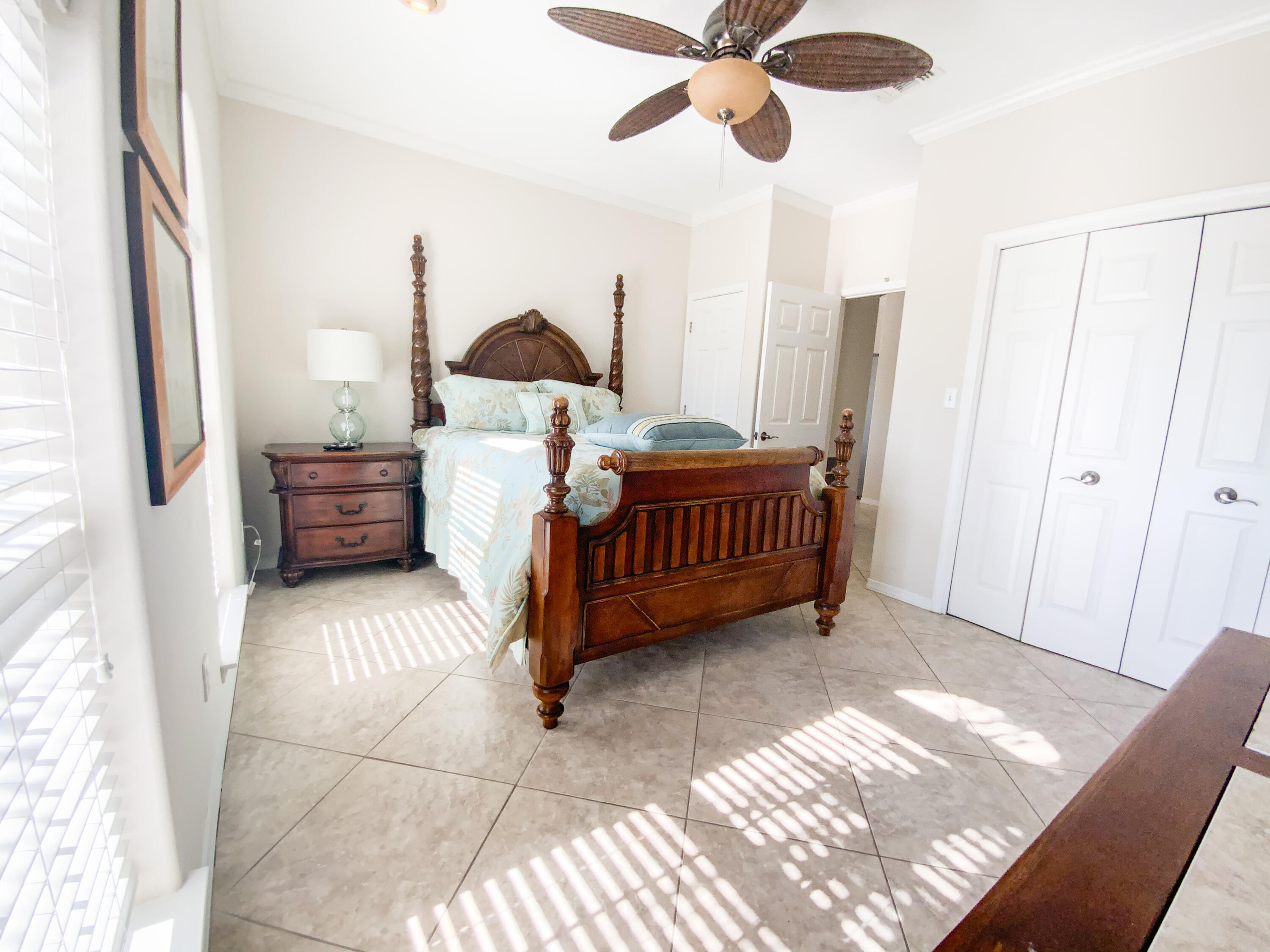 HOLIDAY ISLE - Residential Lease