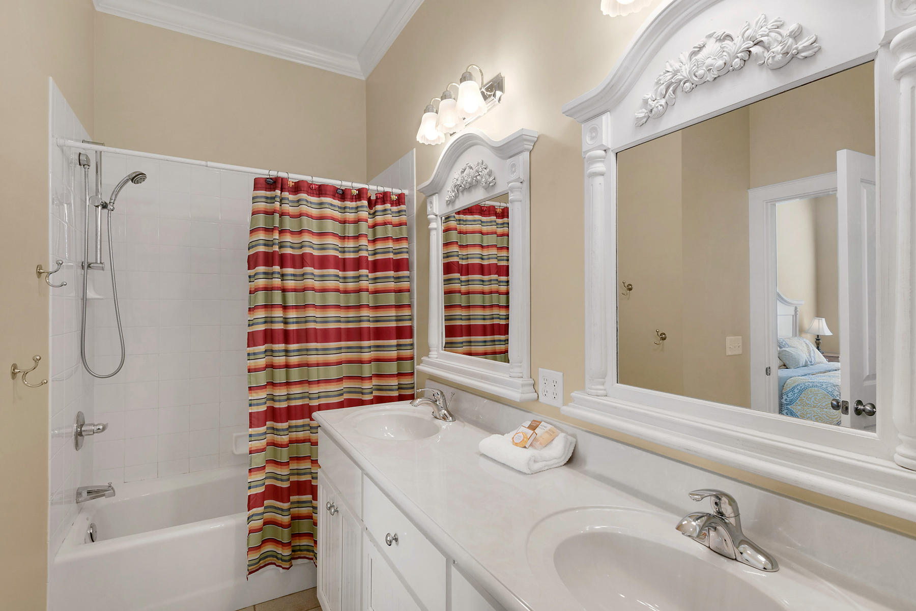 LA VALENCIA BEACH RESORT - Residential