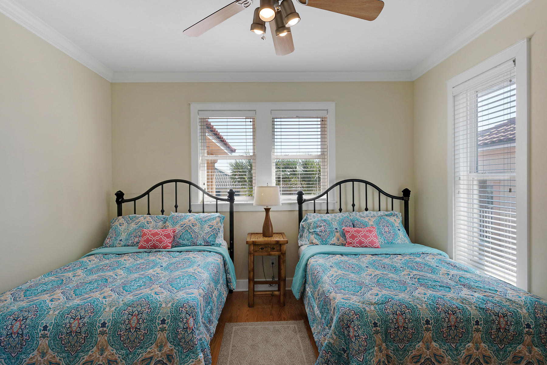 LA VALENCIA BEACH RESORT - Residential