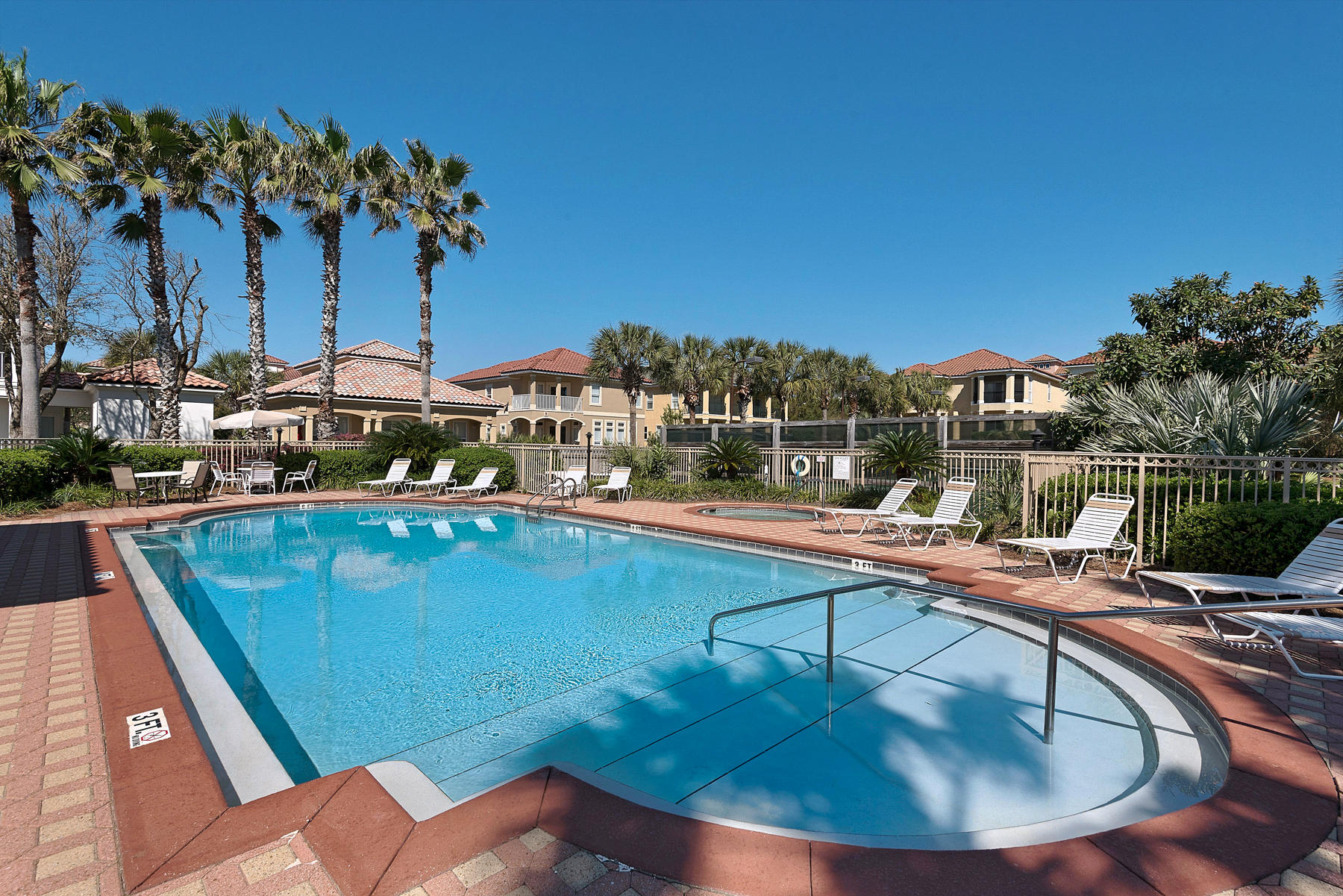 LA VALENCIA BEACH RESORT - Residential