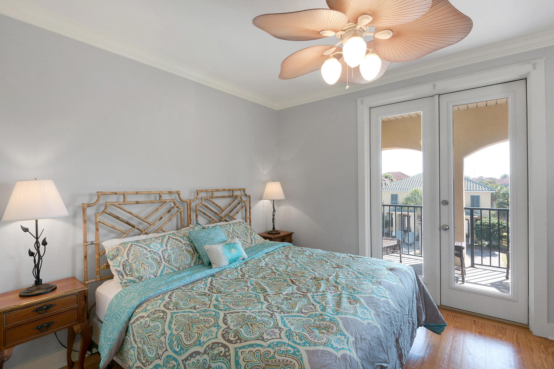 LA VALENCIA BEACH RESORT - Residential