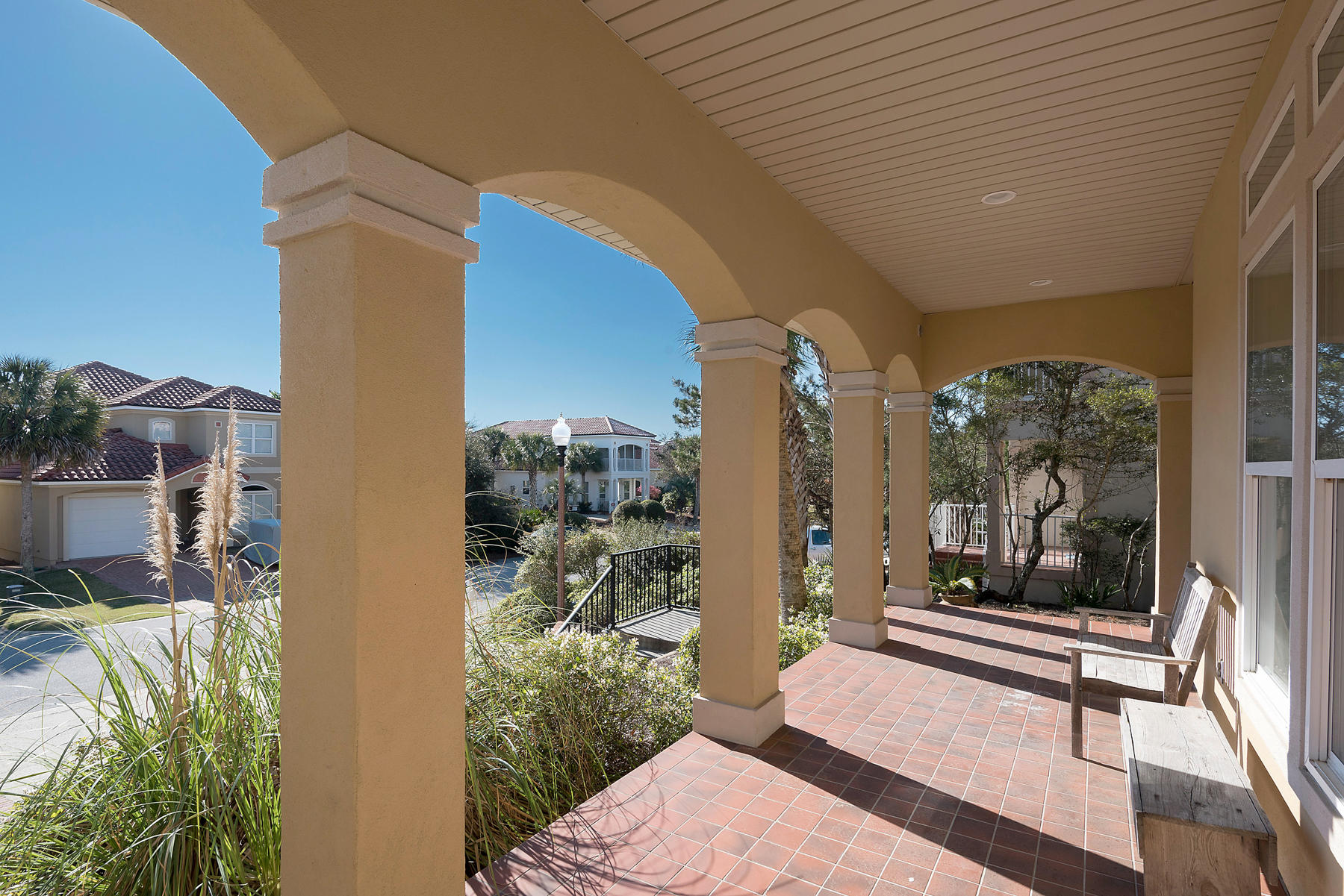 LA VALENCIA BEACH RESORT - Residential