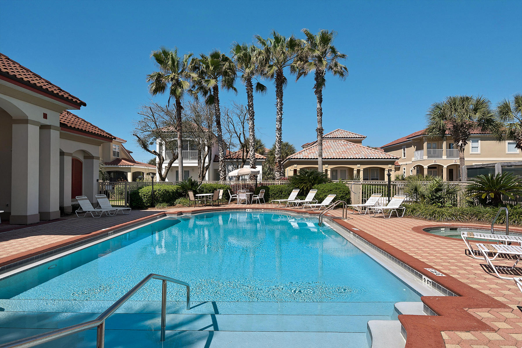 LA VALENCIA BEACH RESORT - Residential