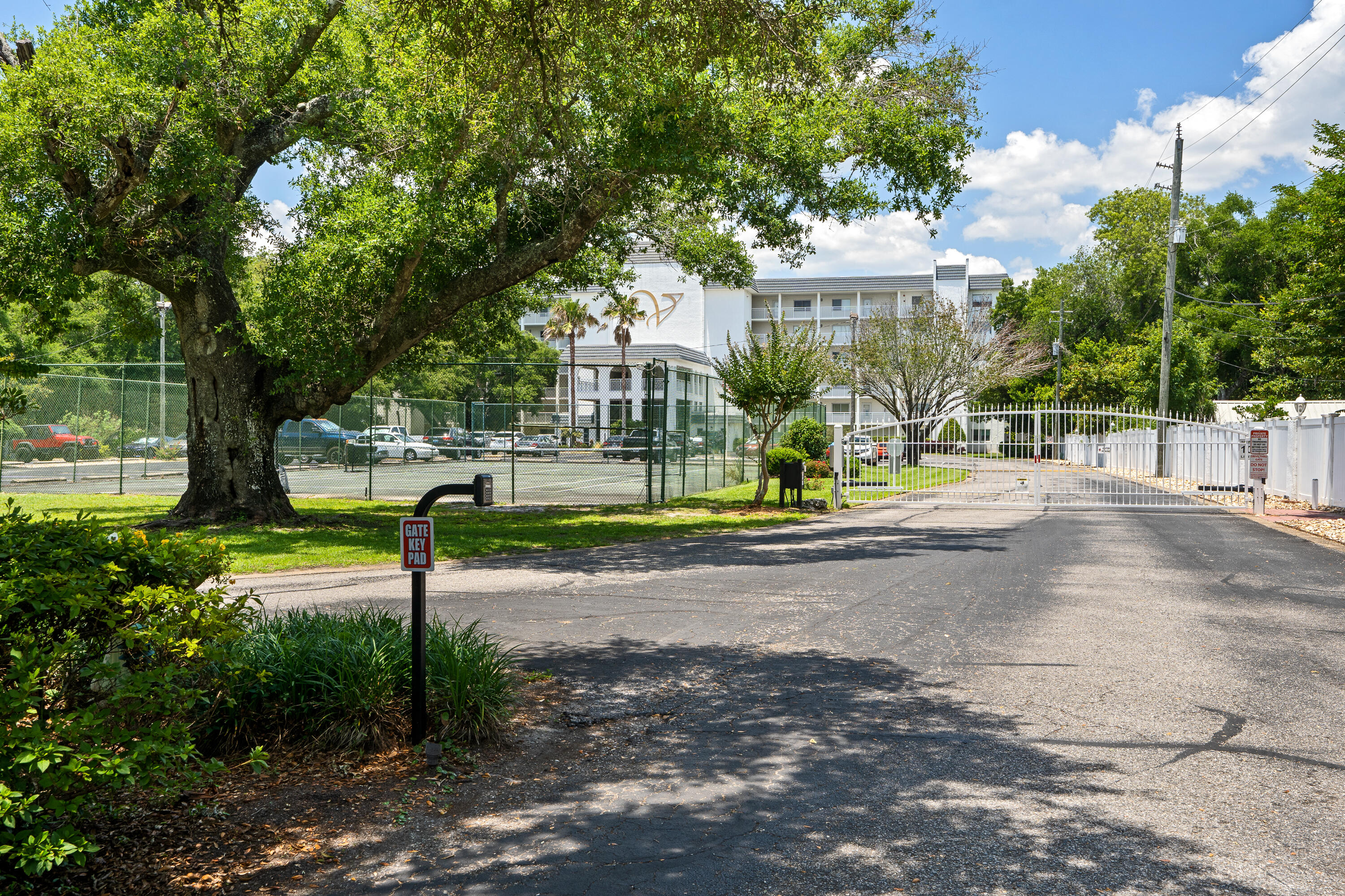 VALENCIA CONDO - Residential