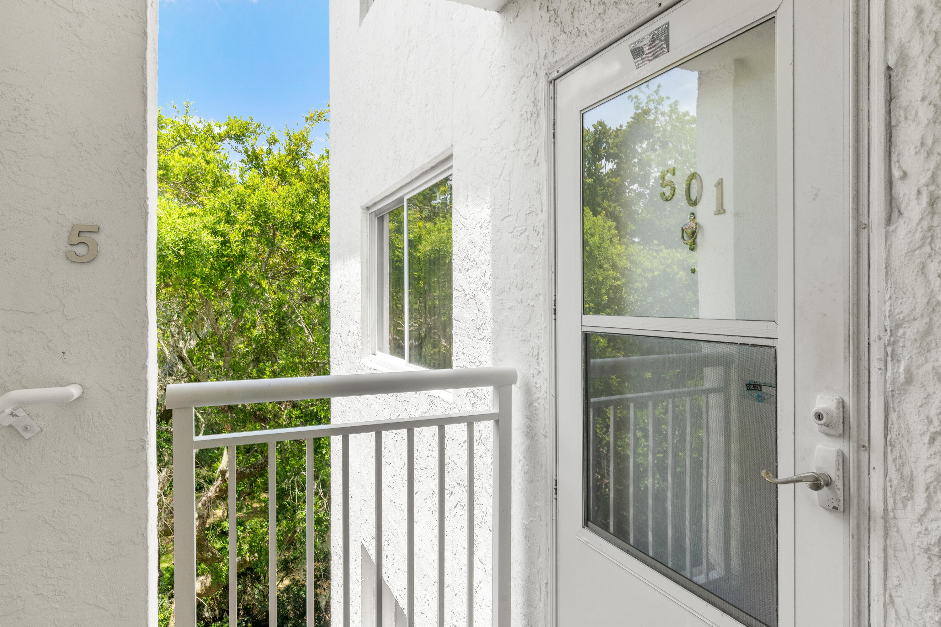 VALENCIA CONDO - Residential