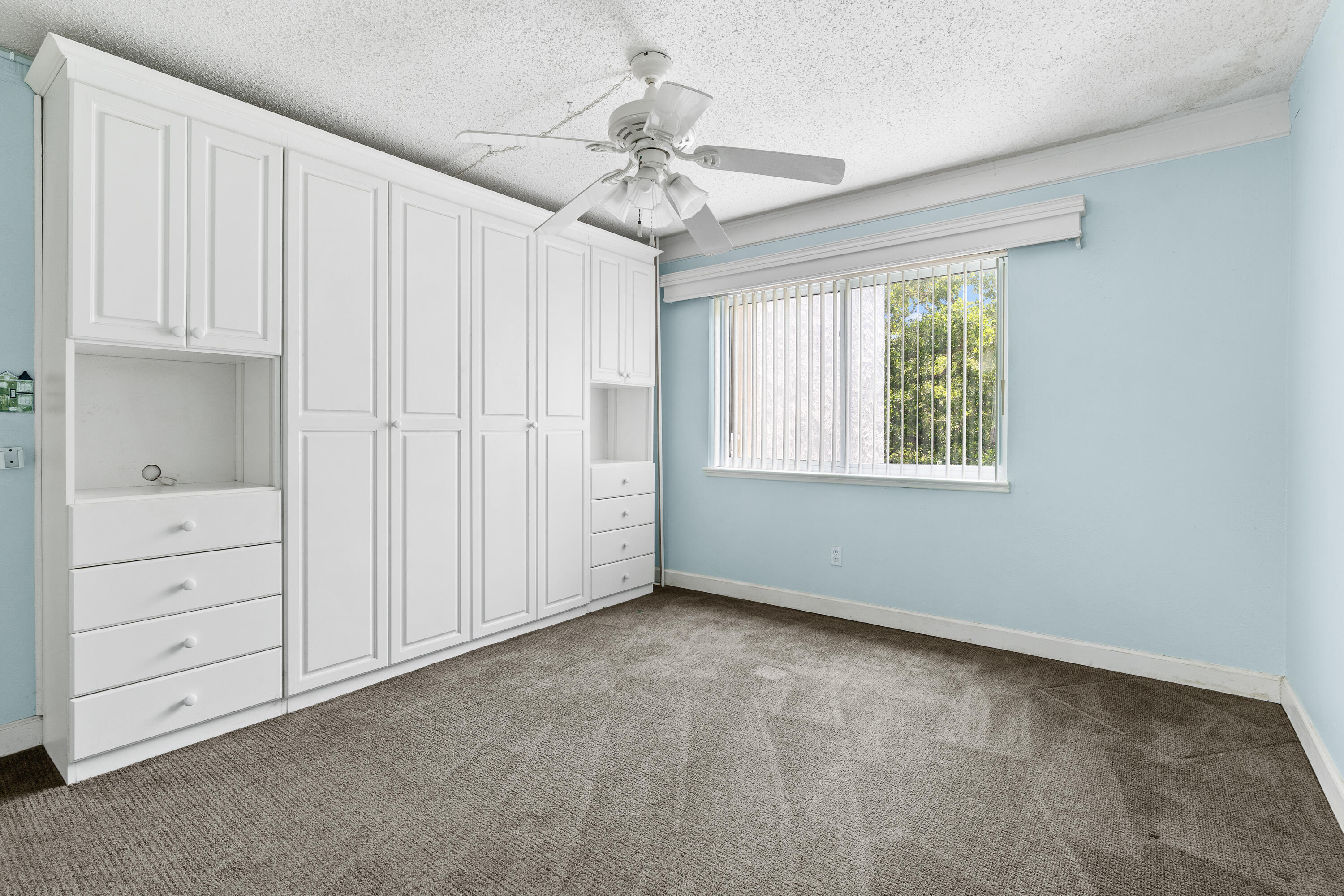 VALENCIA CONDO - Residential