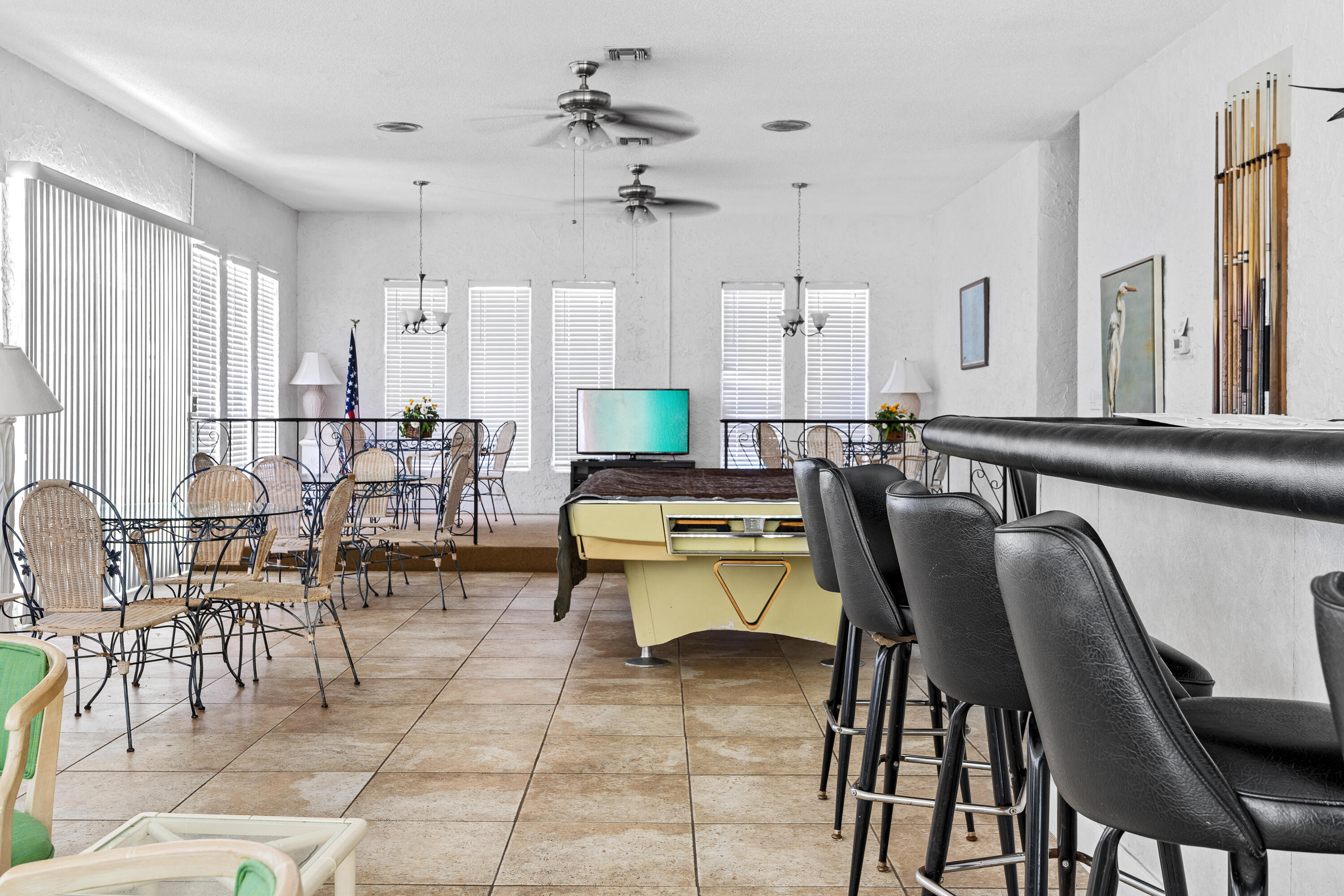 VALENCIA CONDO - Residential