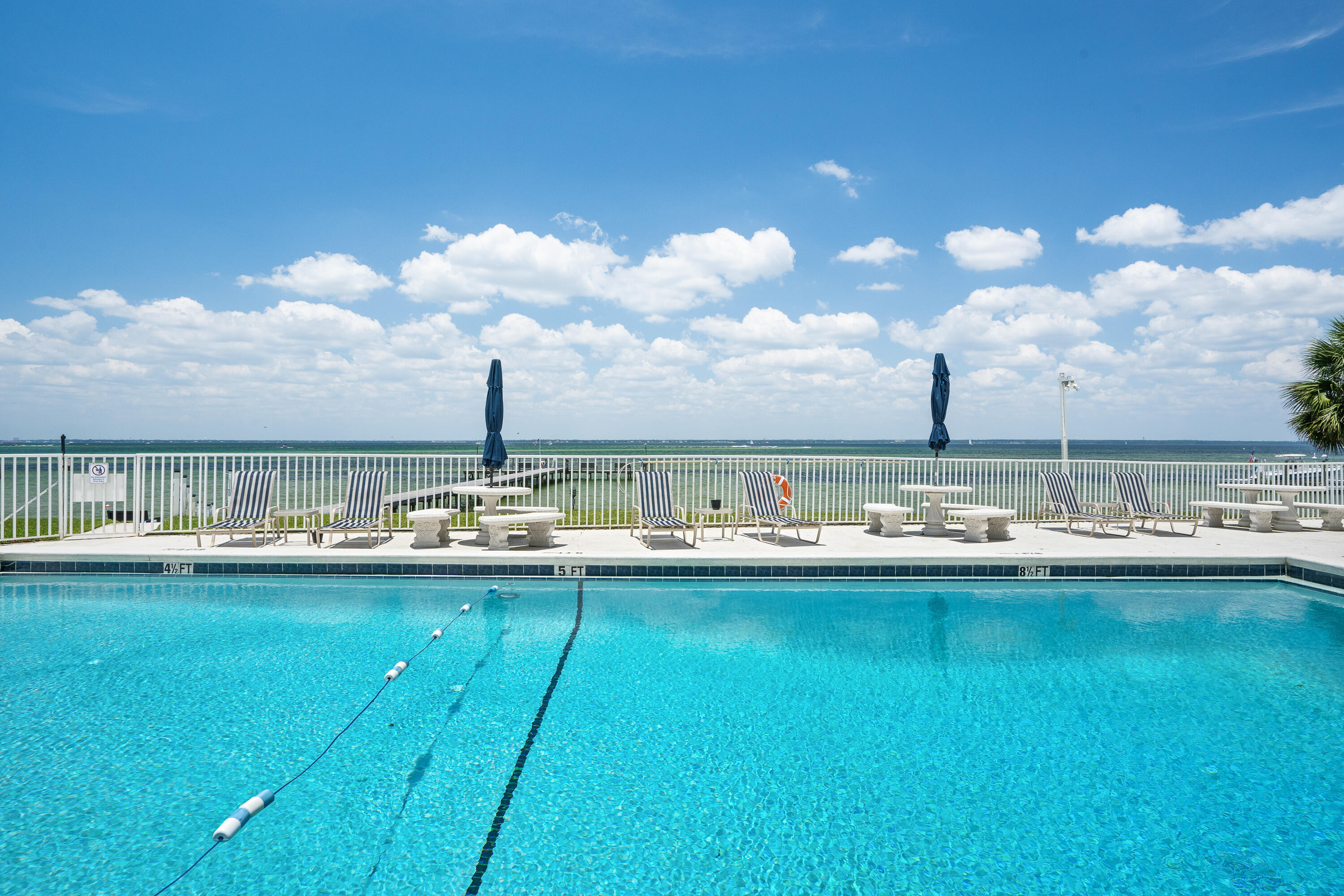 VALENCIA CONDO - Residential