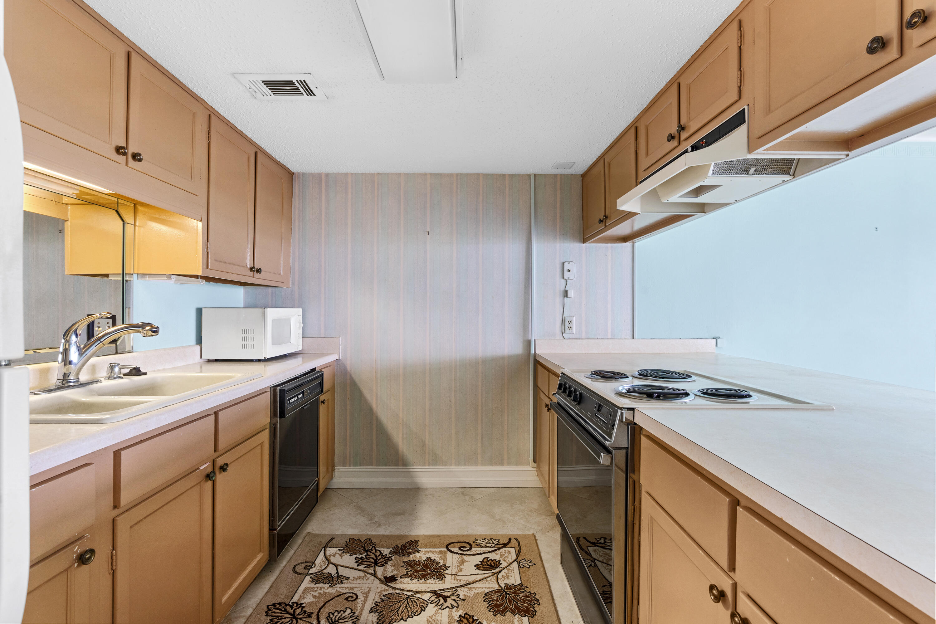 VALENCIA CONDO - Residential