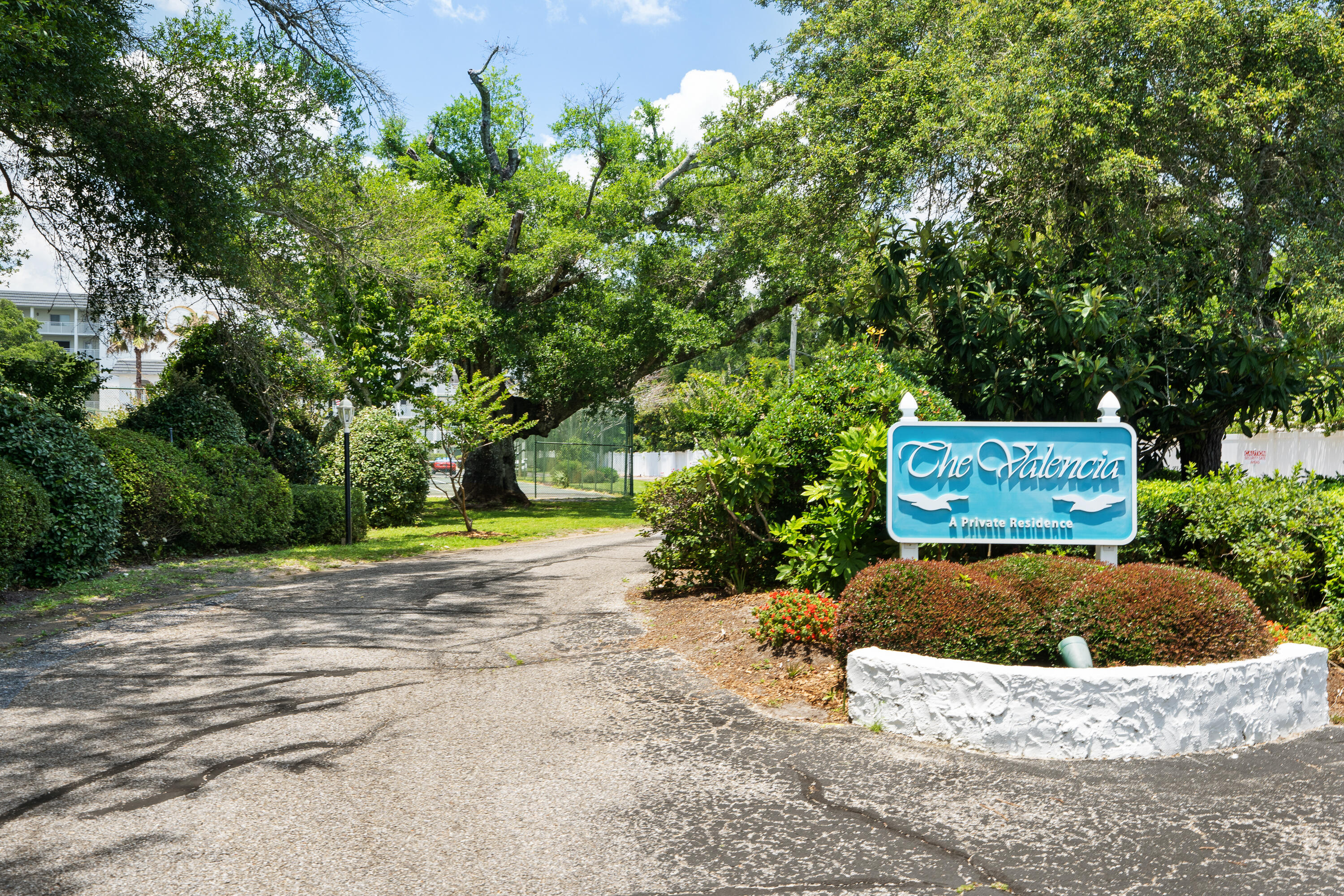 VALENCIA CONDO - Residential