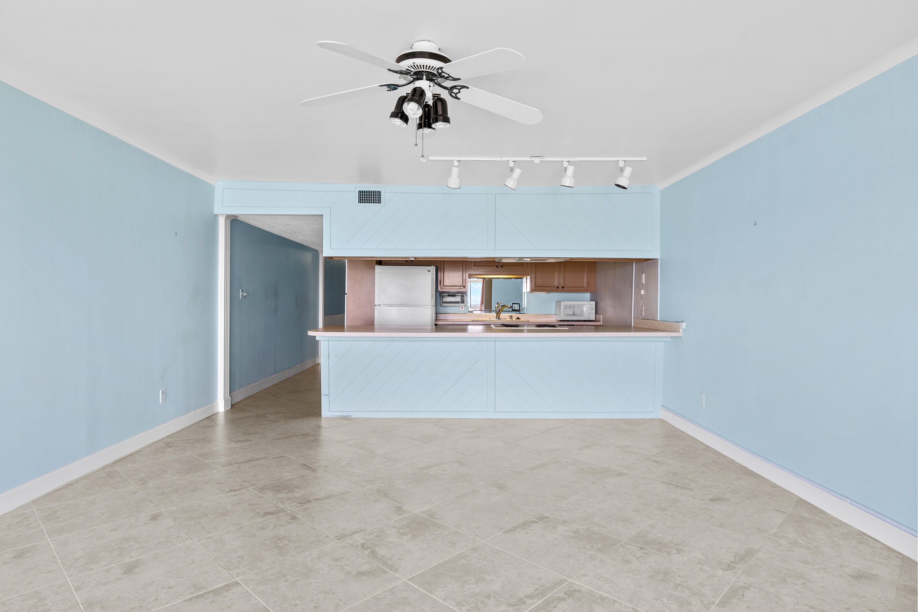 VALENCIA CONDO - Residential