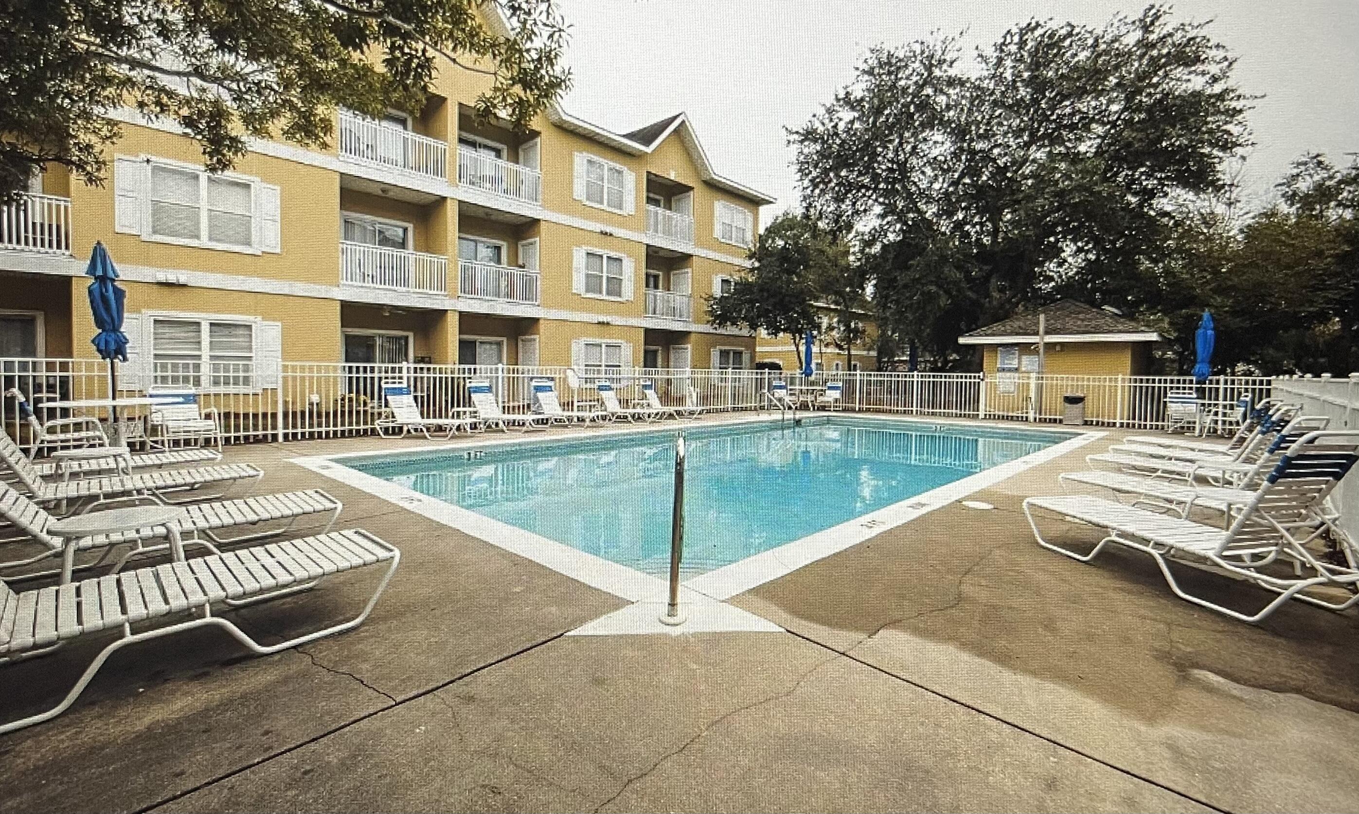 HERONS WATCH CONDO PH 2 - Residential