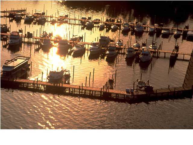 BAYSIDE CONDO SANDESTIN - Residential