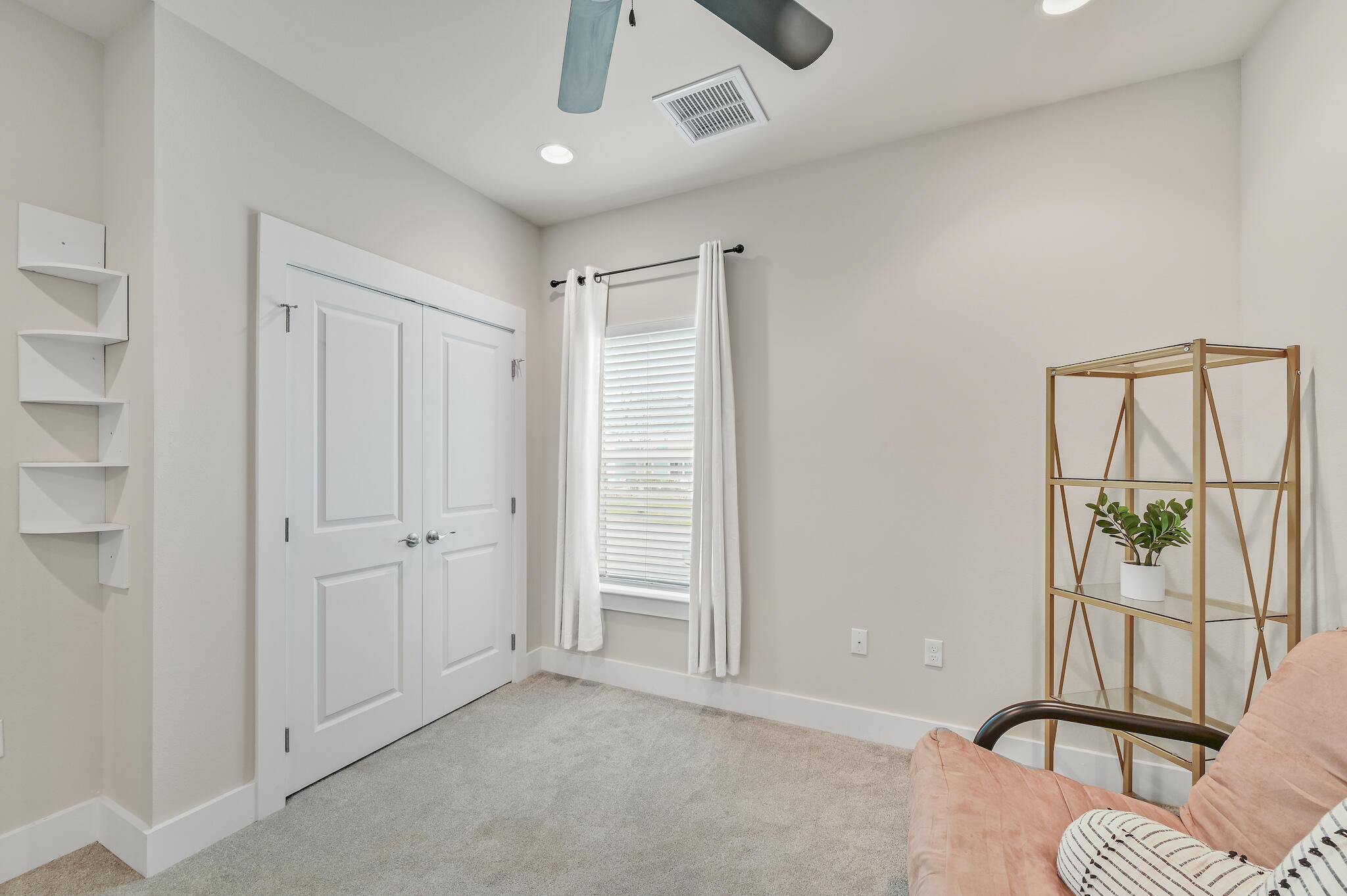 LAGRANGE LANDING - Residential