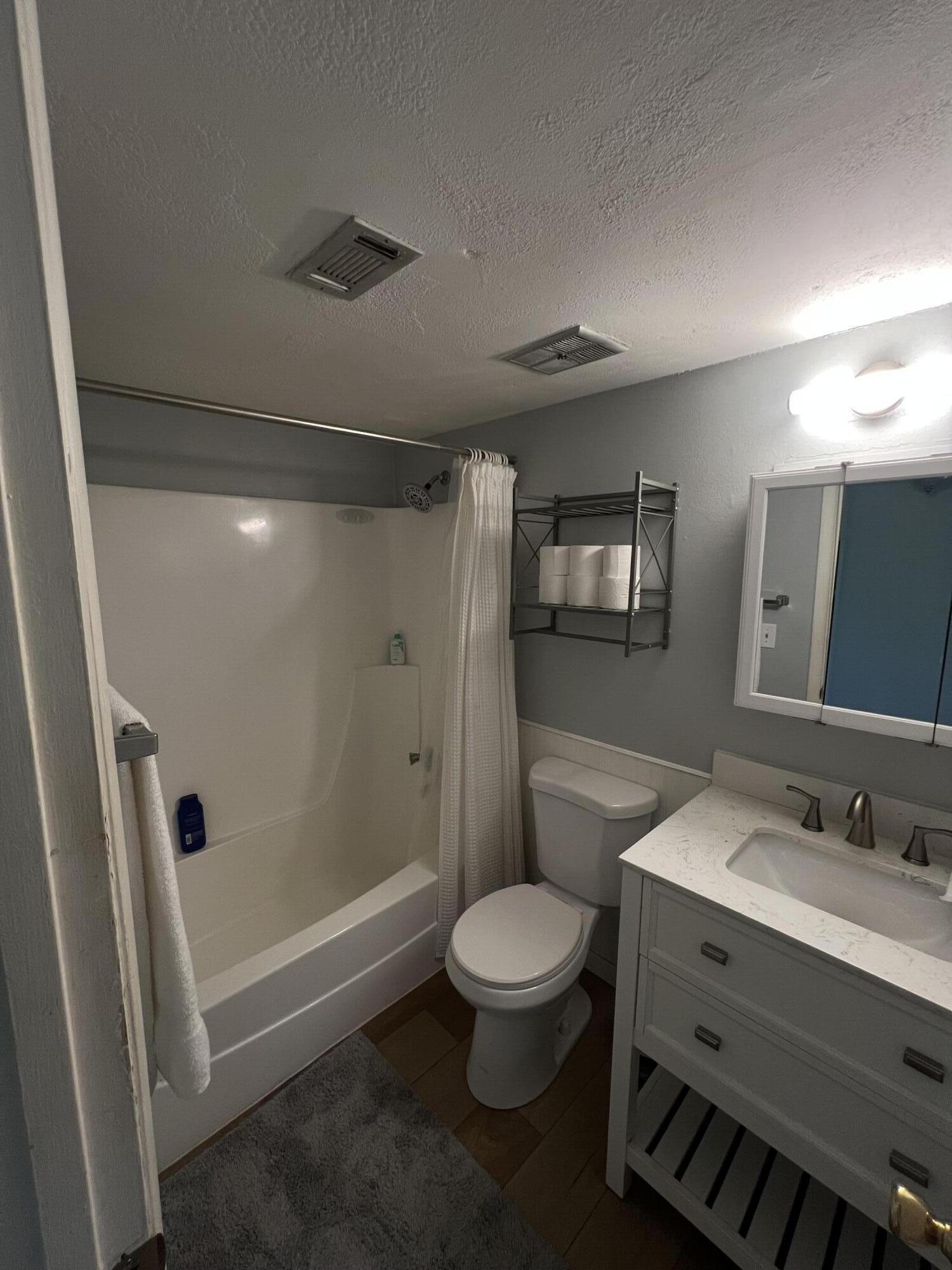FOUNTAINHEAD CONDO - Residential Lease