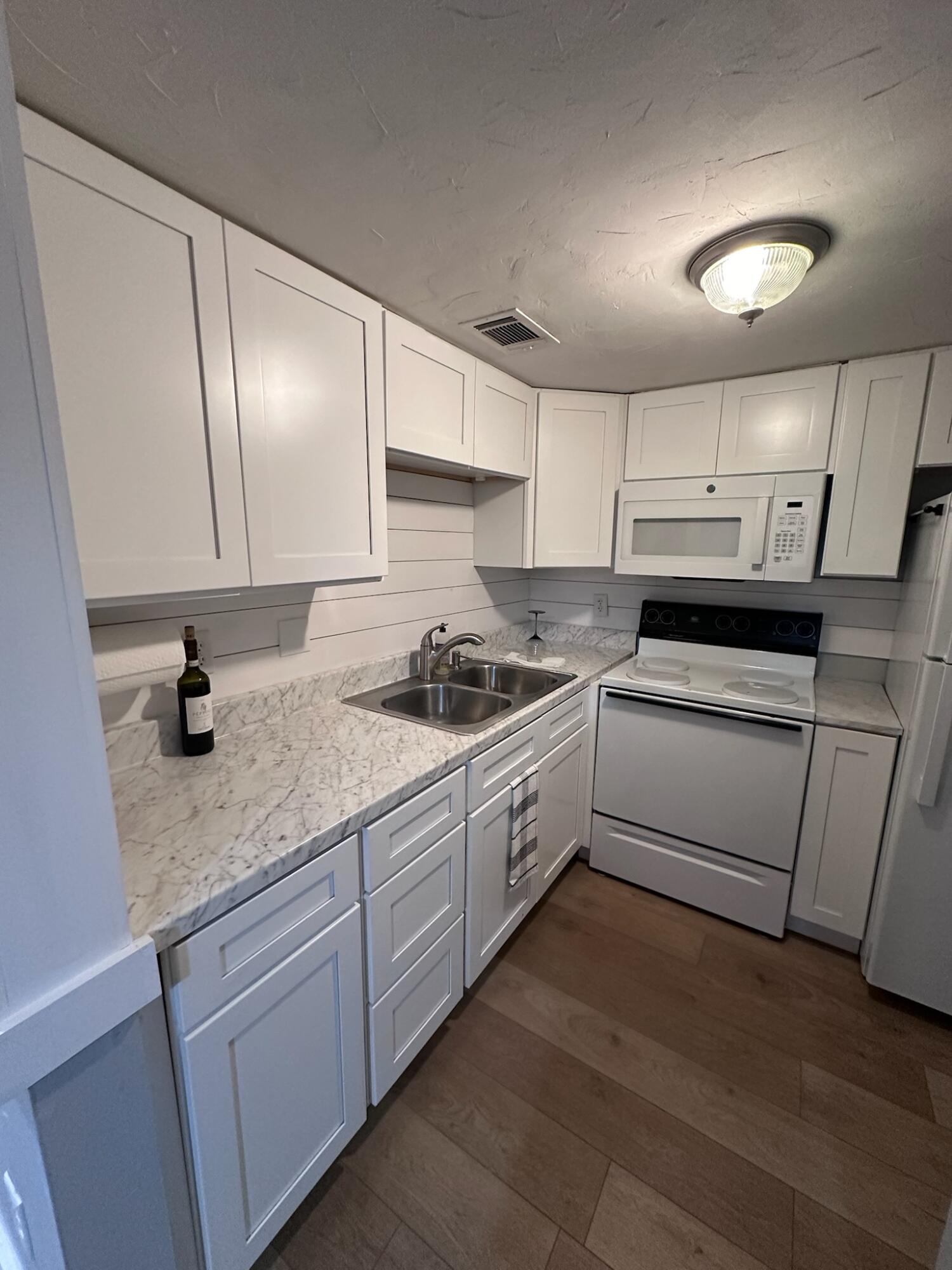FOUNTAINHEAD CONDO - Residential Lease