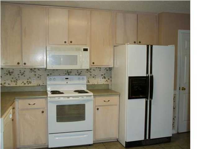 ROBLEDAL ESTATES - Residential