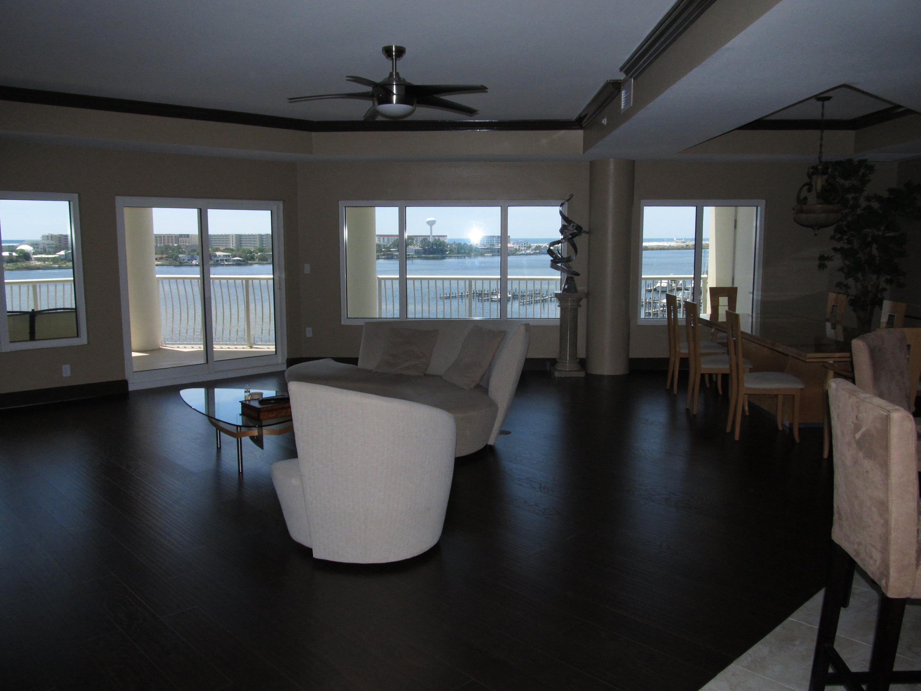 PRESIDIO YACHT CLUB - Residential