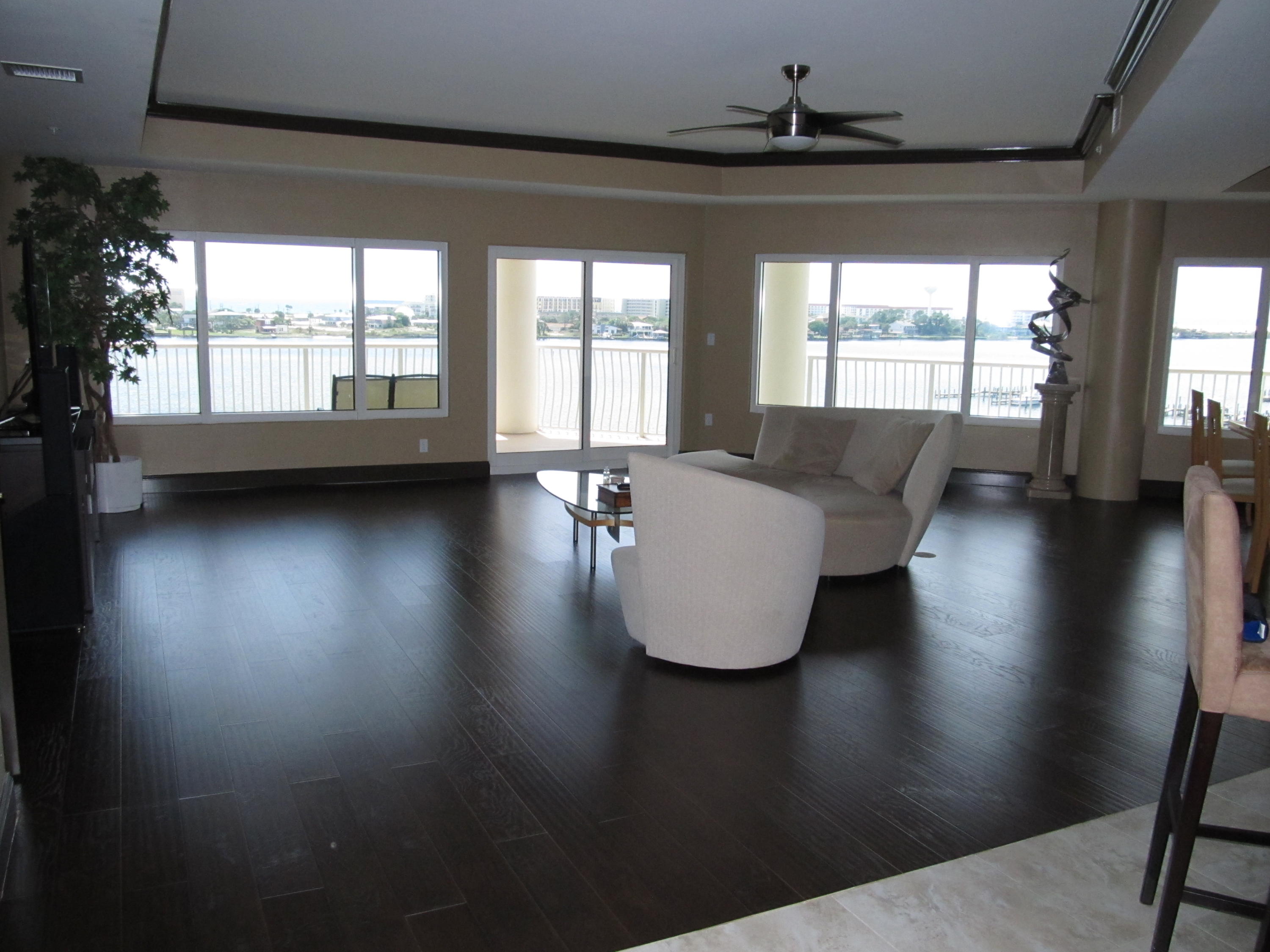 PRESIDIO YACHT CLUB - Residential