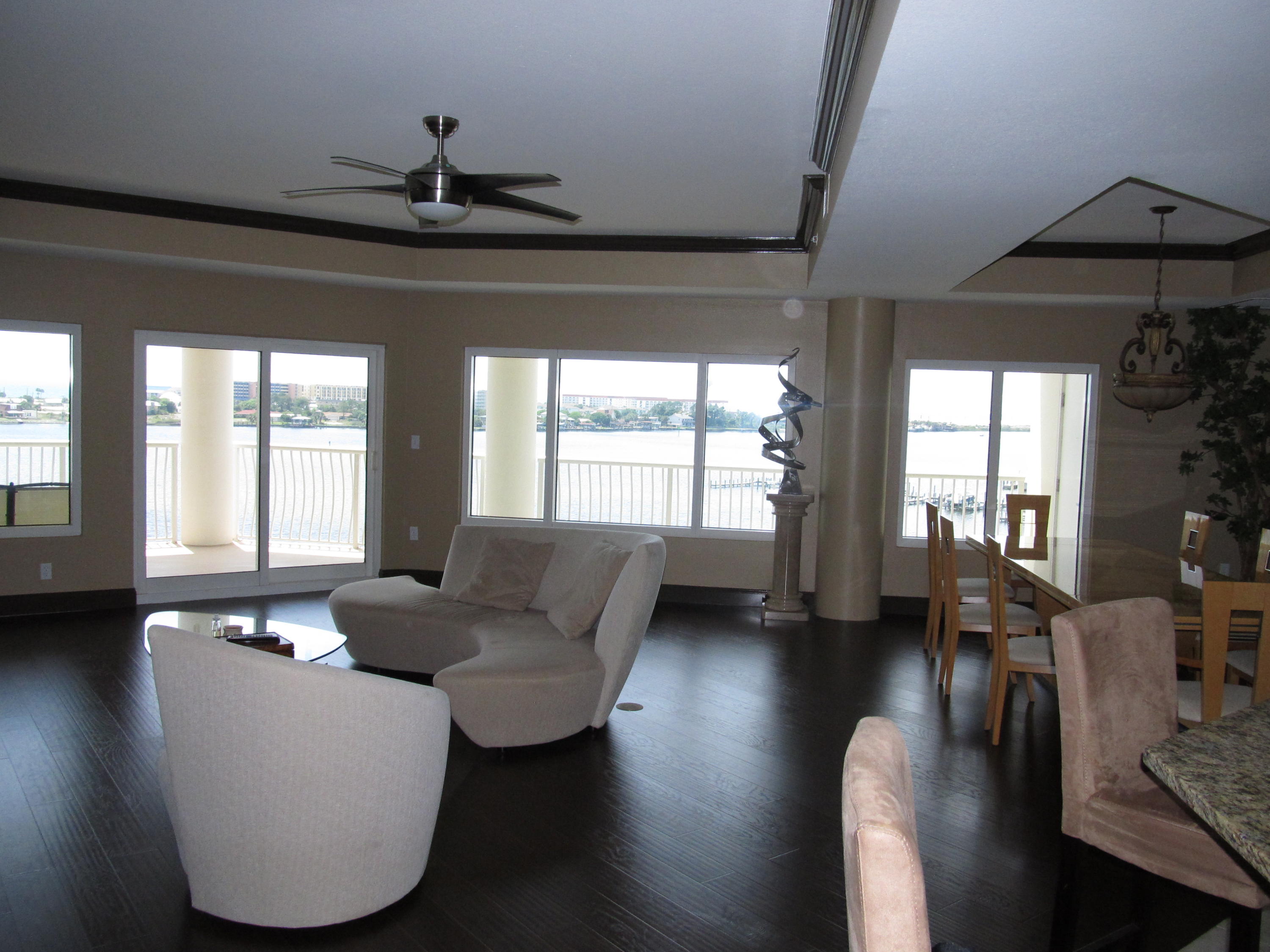 PRESIDIO YACHT CLUB - Residential