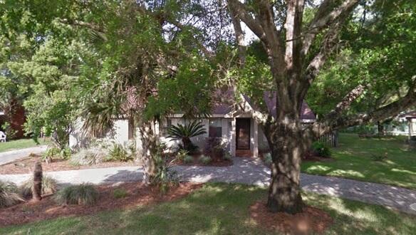 Well maintained 3 bedroom 2 bathroom home in central Fort Walton Beach. Water views from front of home. Updated kitchen features granite and all appliances. Well established landscaping adds beautiful curb appeal. Landscaped back patio provides a peaceful lounge area. Back yard shed provides spacious workshop space and storage. Tile and carpet throughout. Additional semi-circle driveway gives easy access for visitors.
