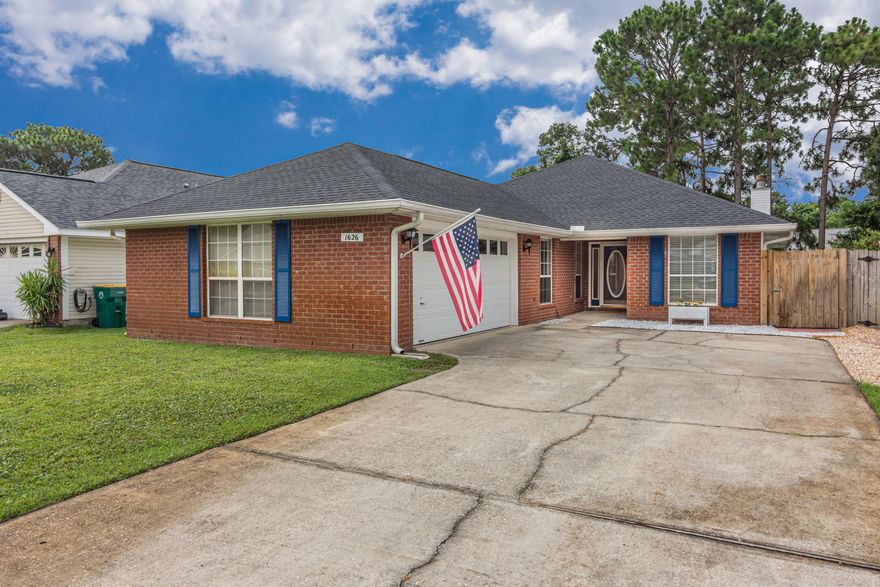 Your search is over! Welcome to 1626 Florence Avenue. Walking through the front door, you're greeting by gorgeous tile throughout all the living areas. The home was recently entirely repainted, and is completely move-in ready. The spacious master bedroom features more than enough room for king-size furniture, and a large en-suite bathroom with a walk-in closet. Outside, there is a huge screened-in porch, perfect for entertaining. With a roof replaced in 2016, stainless steel kitchen appliances that are also fairly new, this home is ready for you to make yours. Schedule your appointment today!