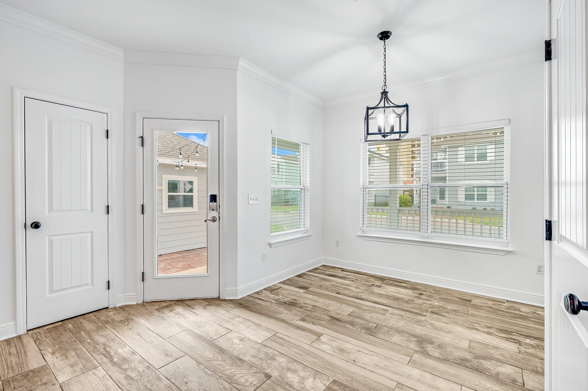 MAGNOLIA BAY - Residential