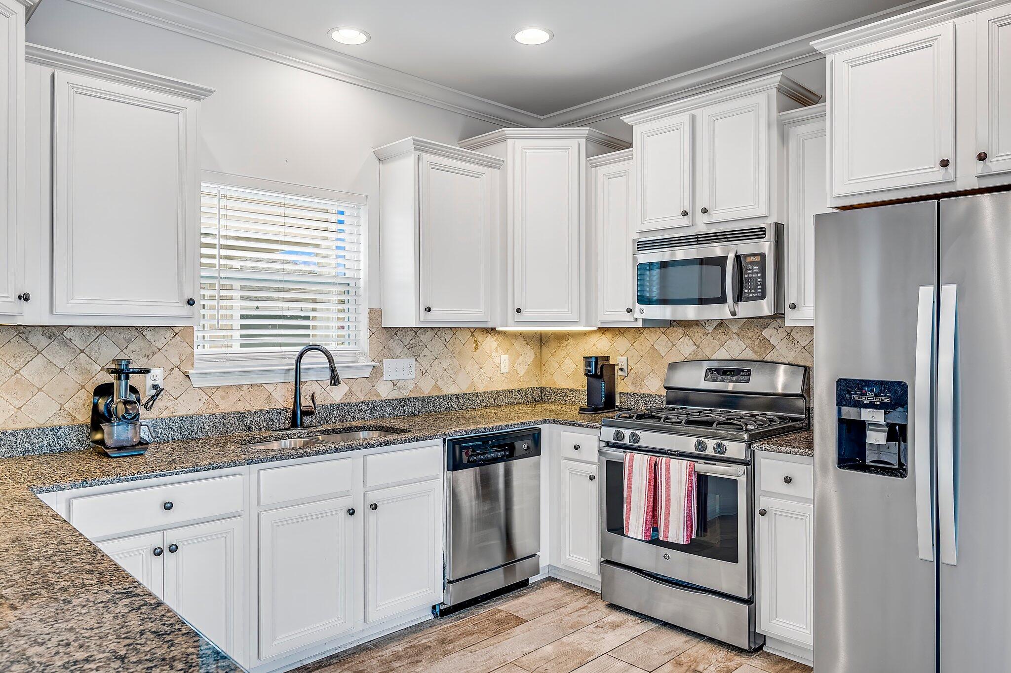 MAGNOLIA BAY - Residential