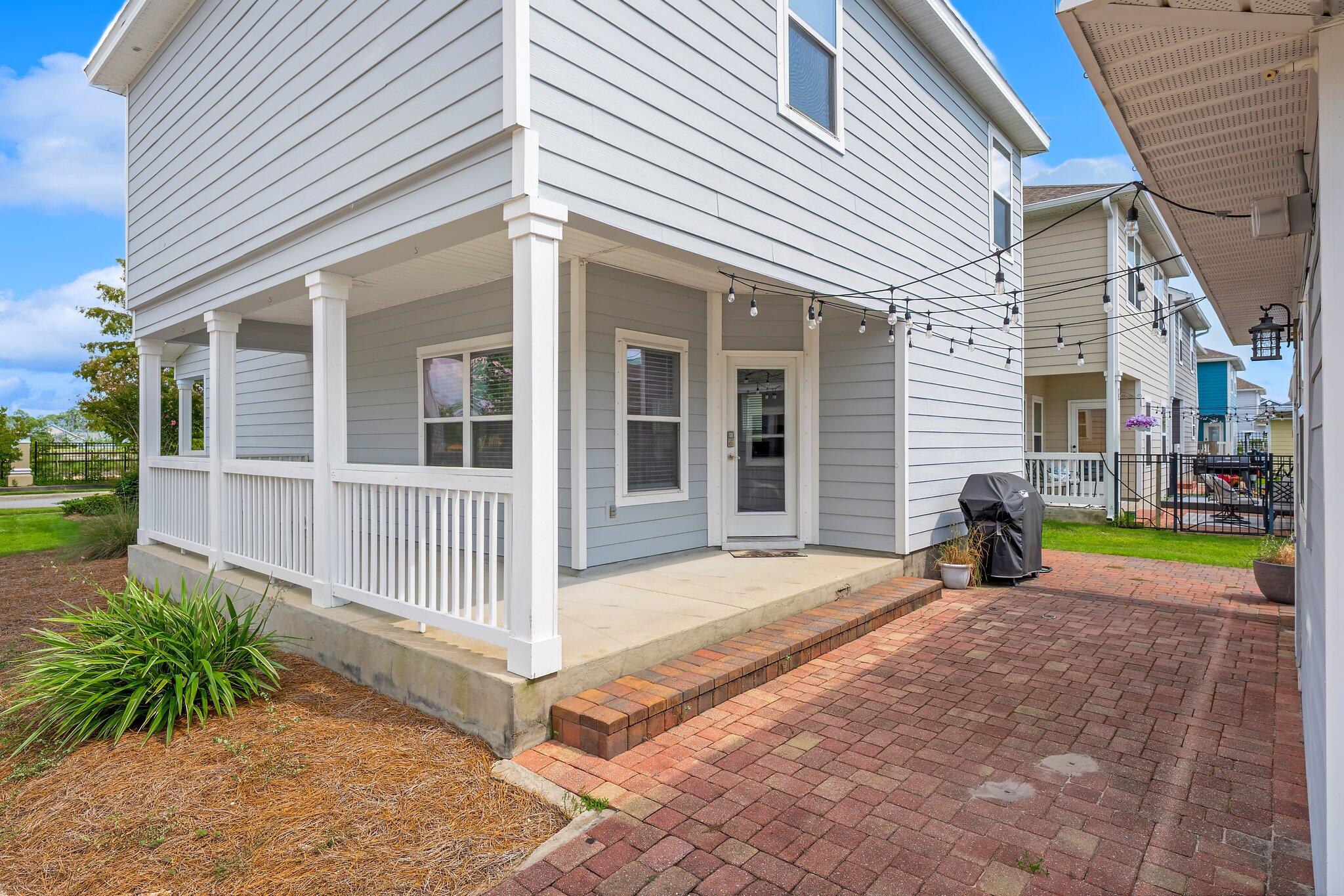 MAGNOLIA BAY - Residential