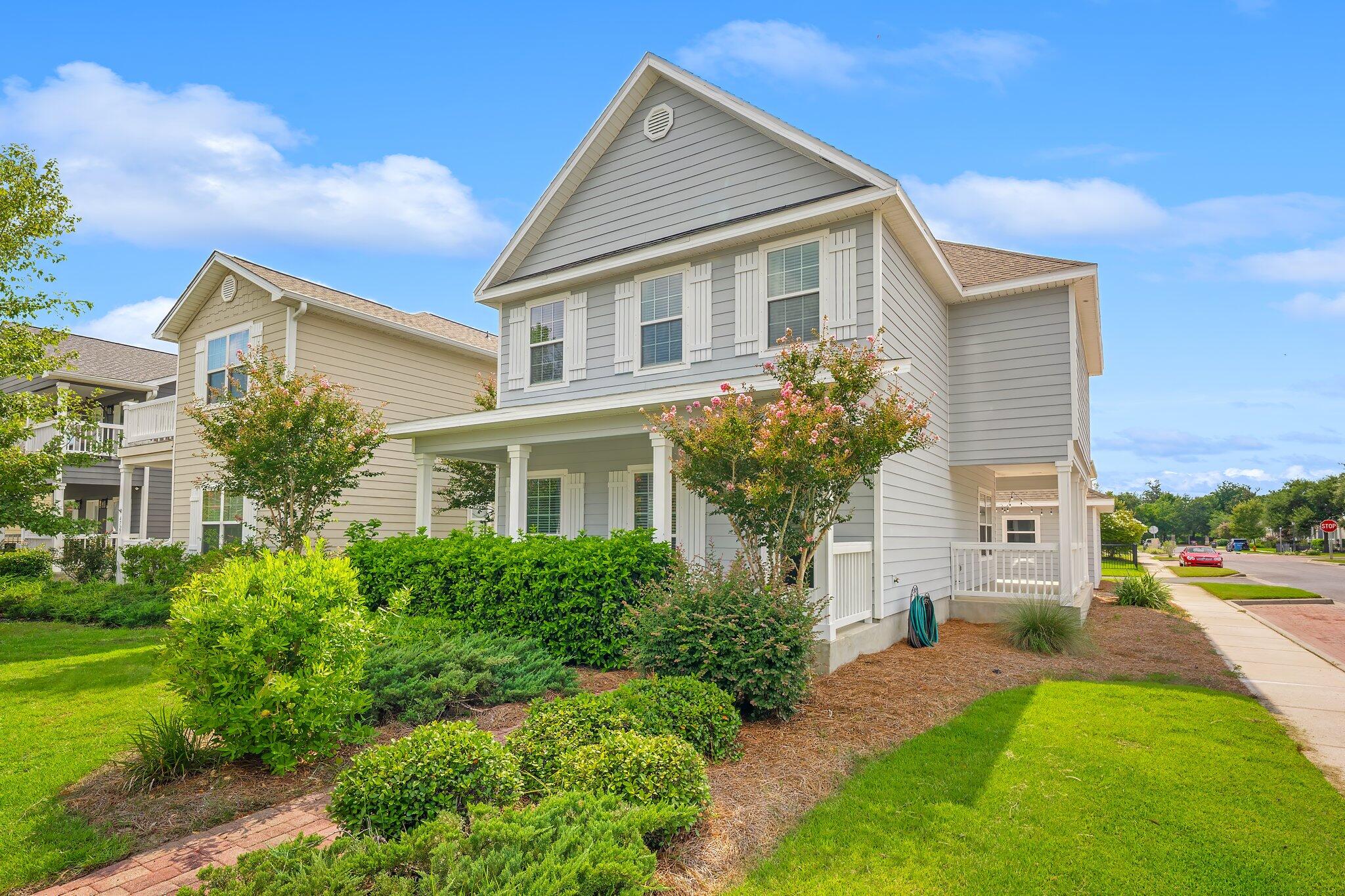 MAGNOLIA BAY - Residential