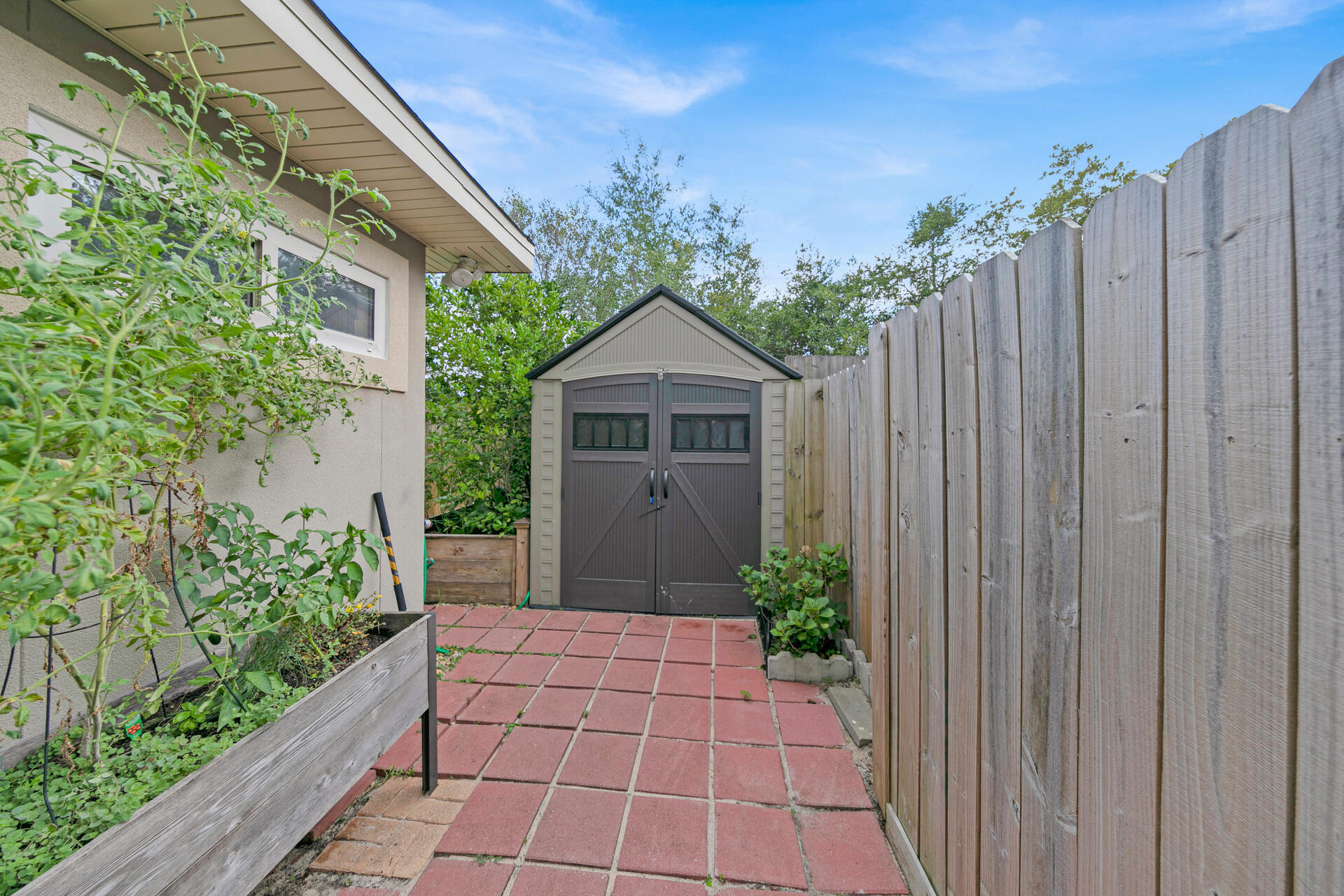 CHARDONNAY ESTATES - Residential