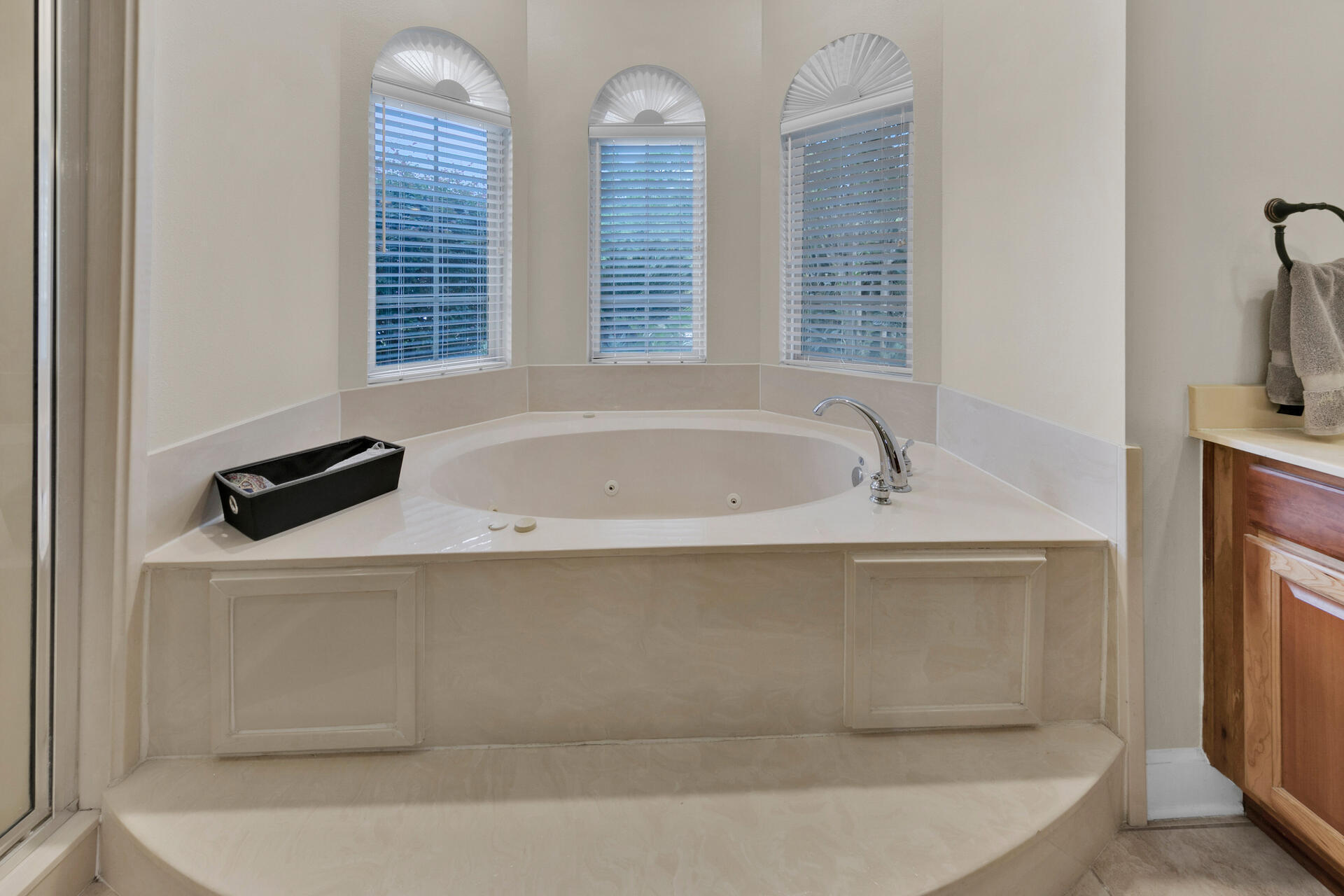 CHARDONNAY ESTATES - Residential