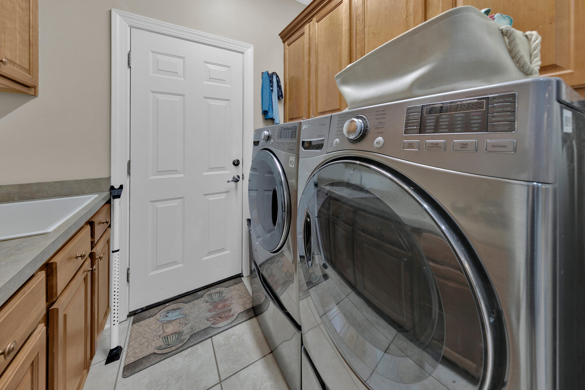 CHARDONNAY ESTATES - Residential