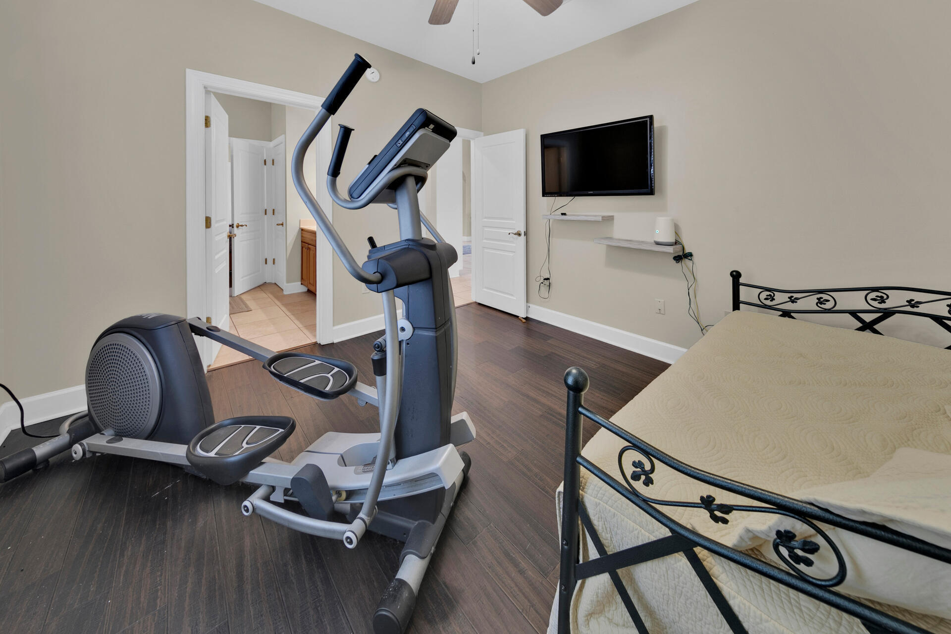 CHARDONNAY ESTATES - Residential