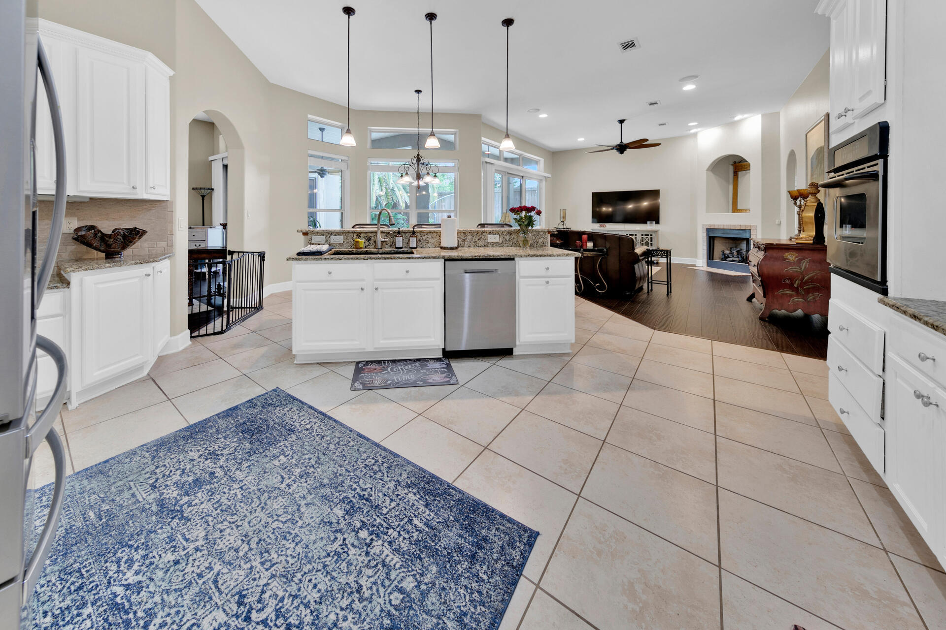 CHARDONNAY ESTATES - Residential