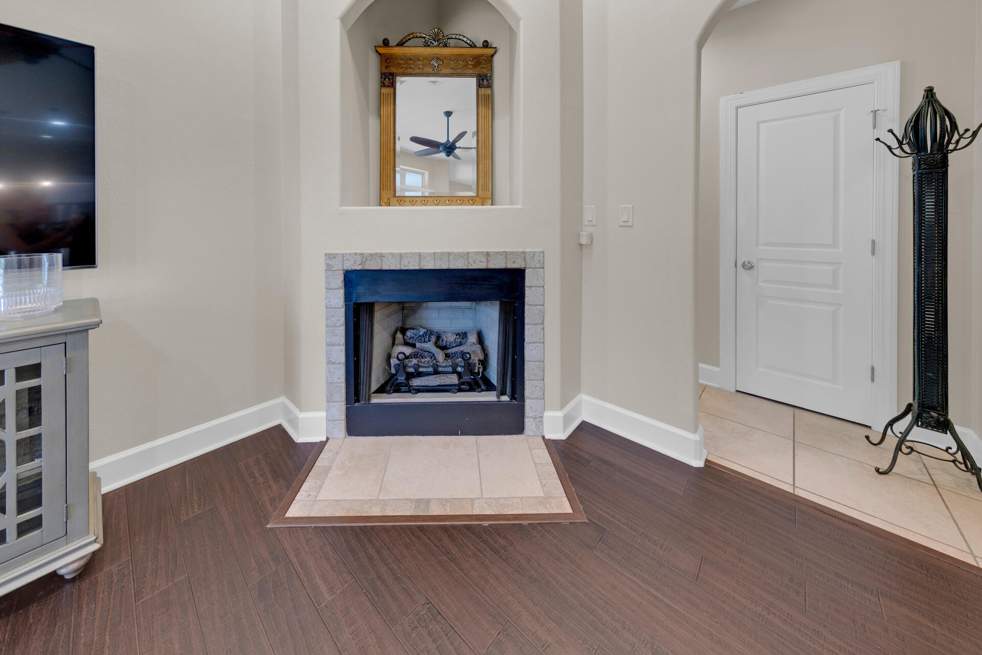 CHARDONNAY ESTATES - Residential