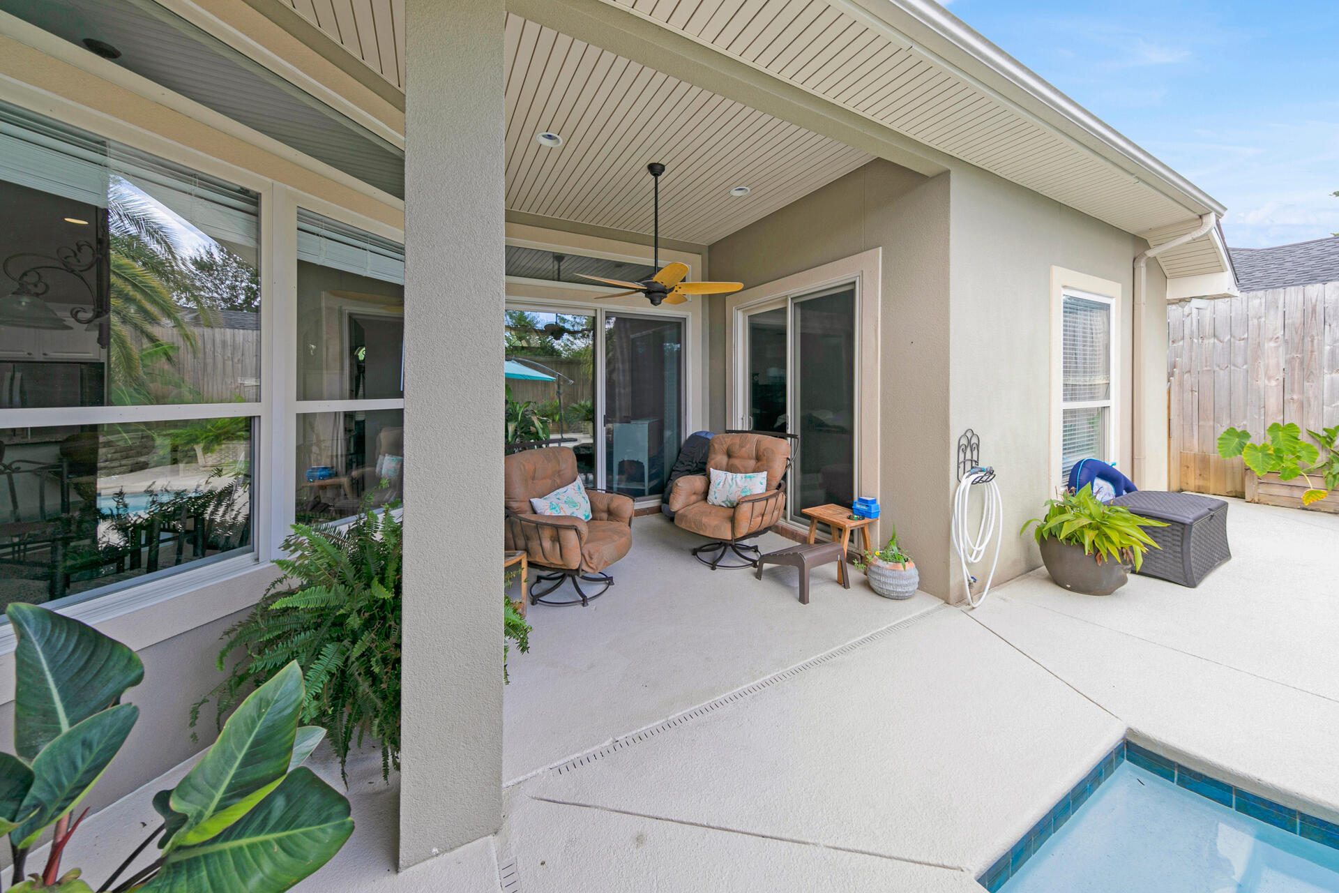 CHARDONNAY ESTATES - Residential