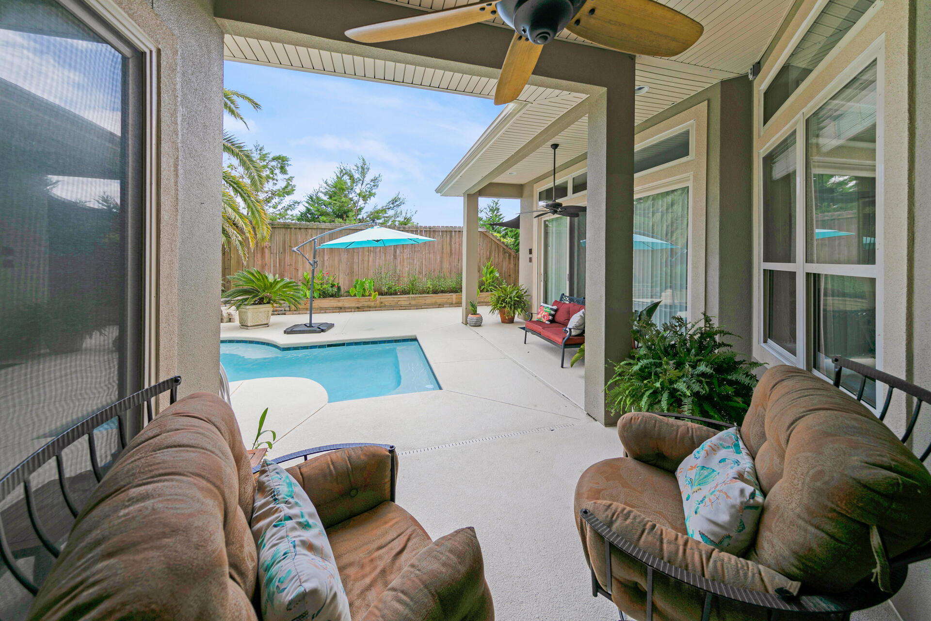 CHARDONNAY ESTATES - Residential