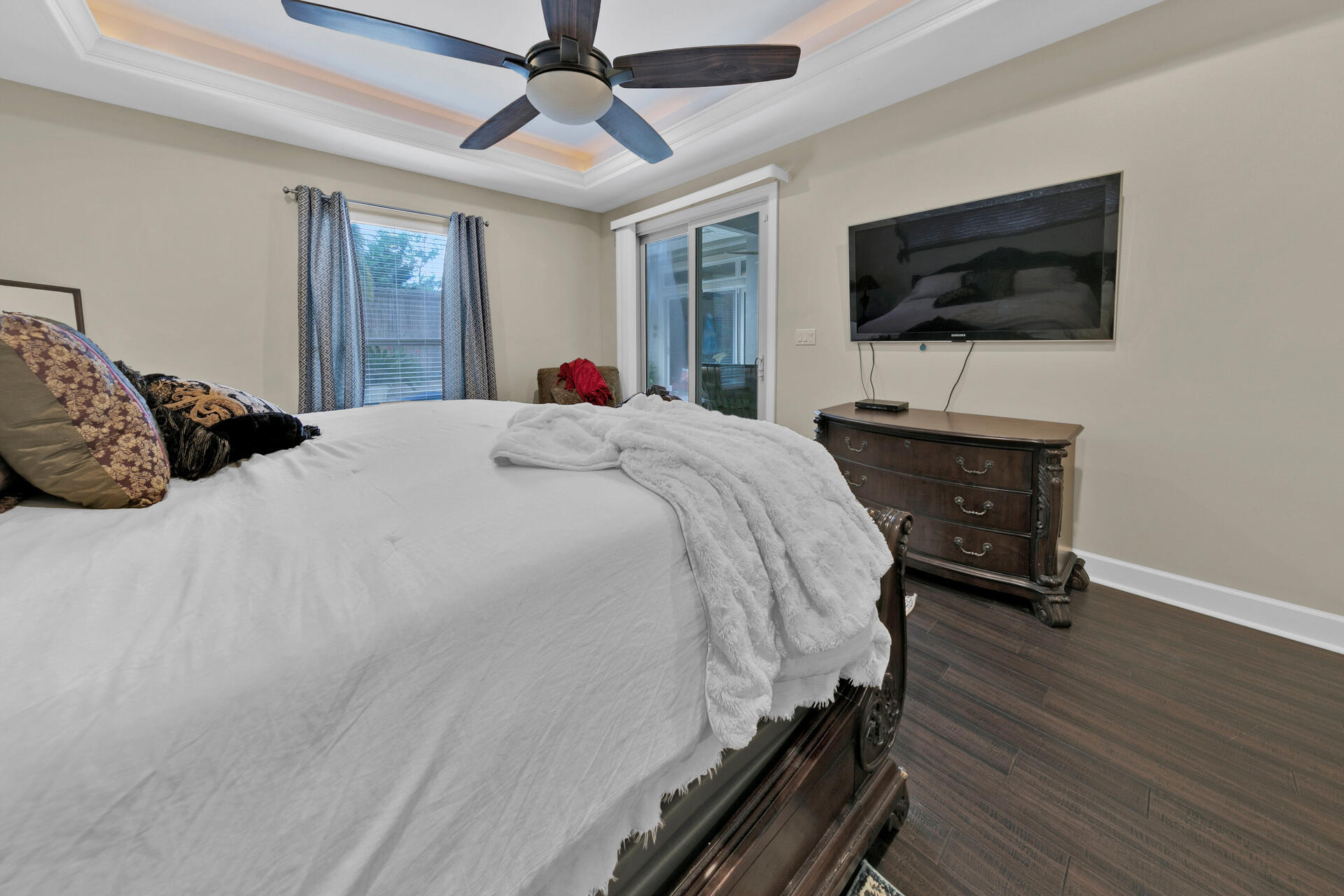 CHARDONNAY ESTATES - Residential