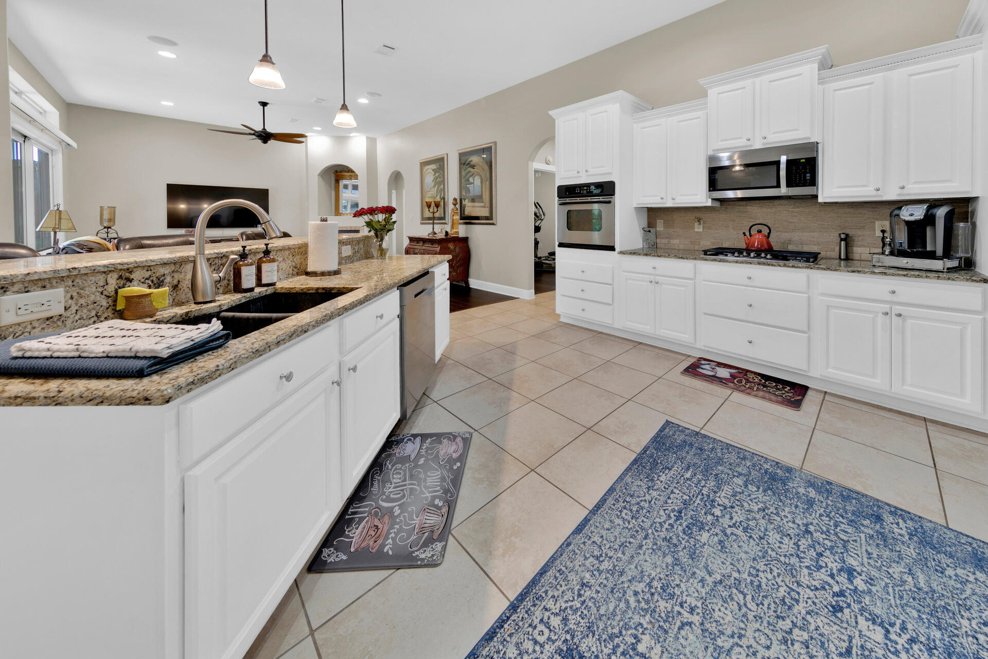 CHARDONNAY ESTATES - Residential