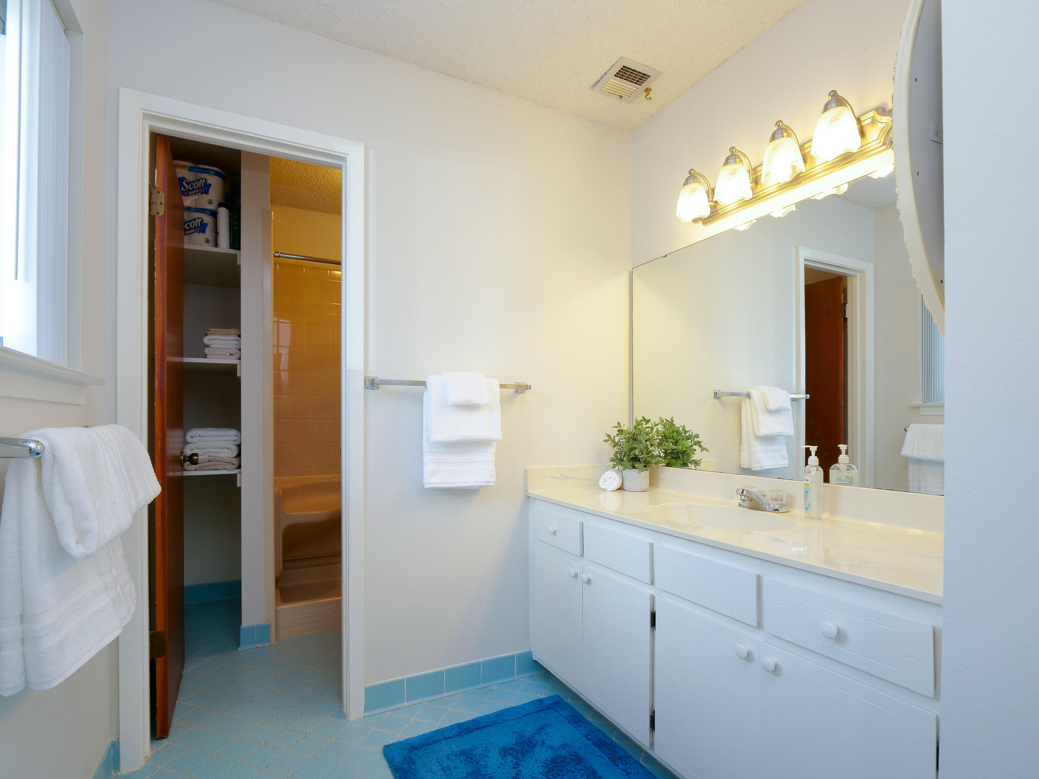 VALPARAISO PINECREST 6 - Residential