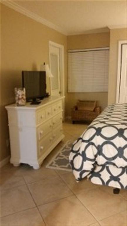 Holiday Surf and Racquet Club - Residential