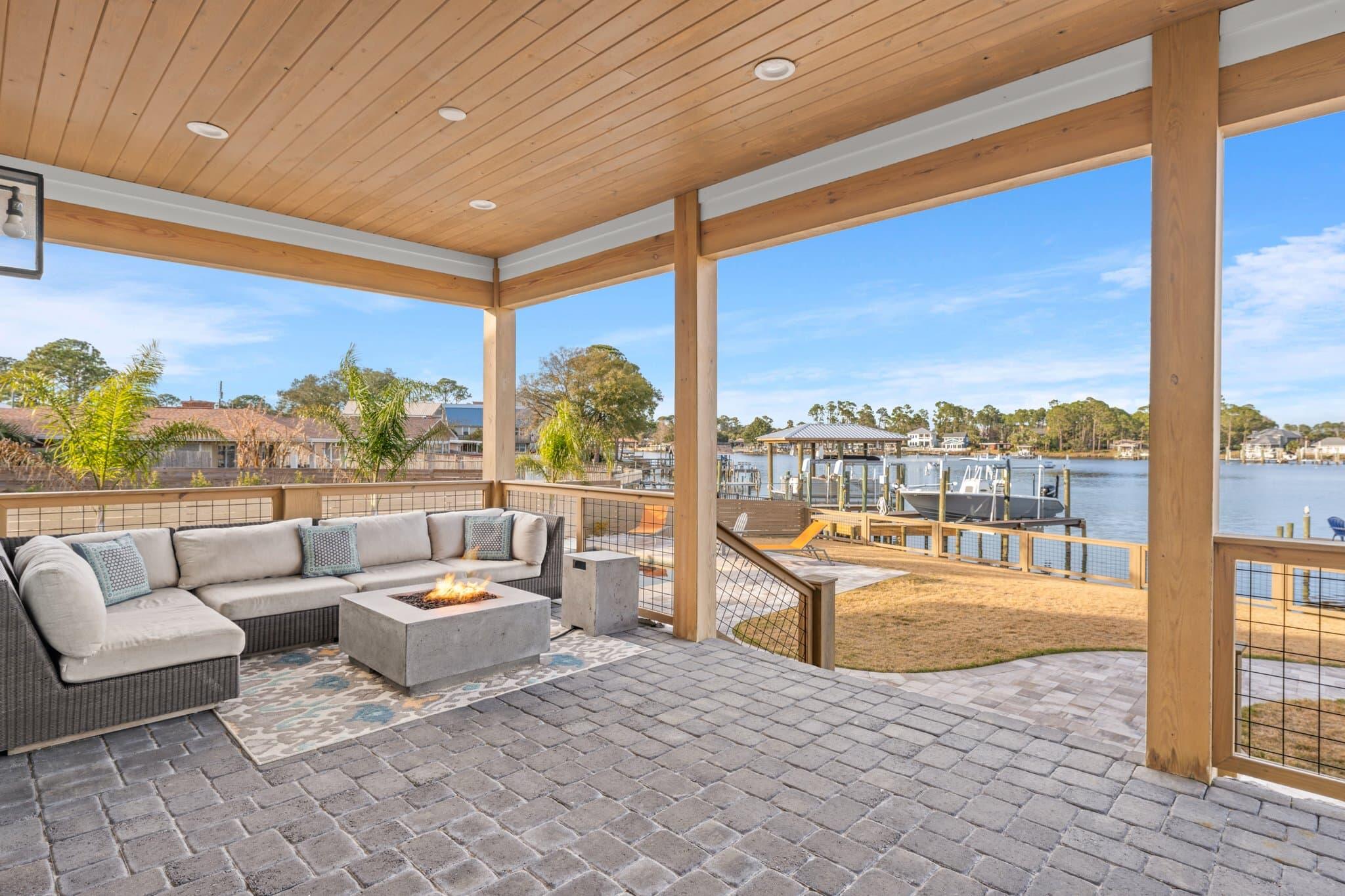 HOLIDAY BEACH UNIT 01 - Residential