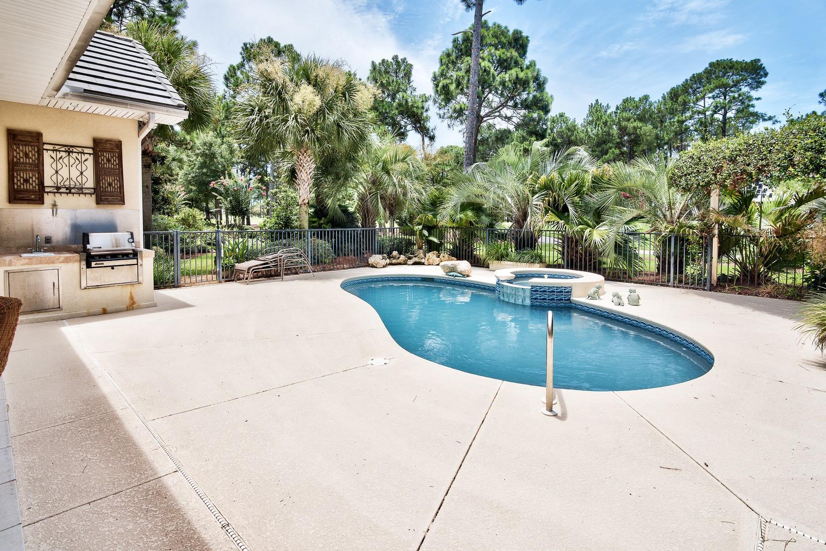 BAYTOWNE AVE EAST - Residential