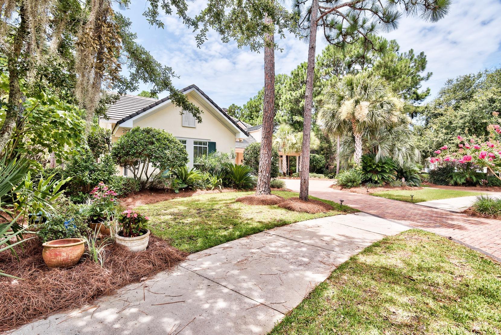 BAYTOWNE AVE EAST - Residential